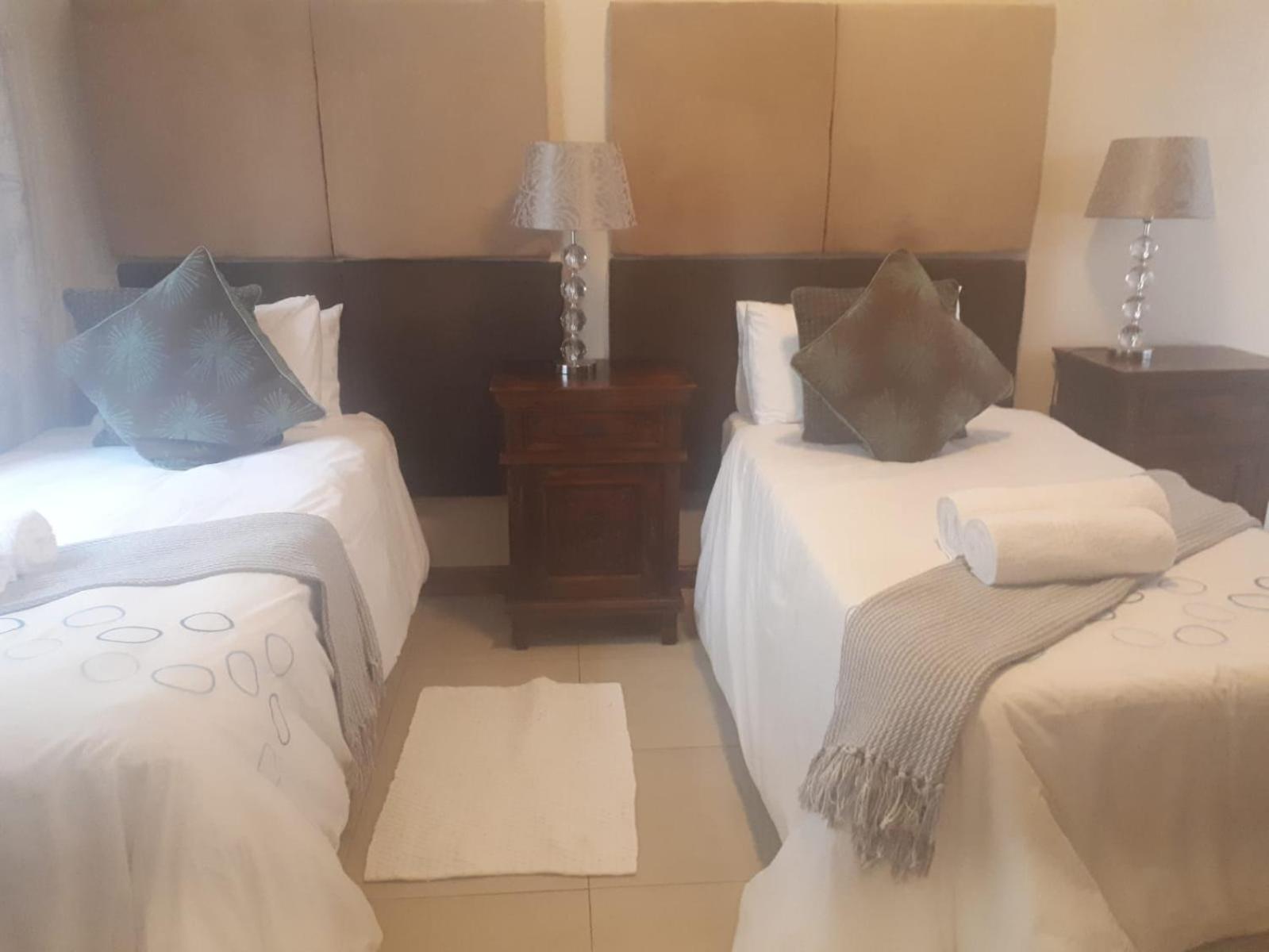 Standard Double or Twin Room - Photo 3
