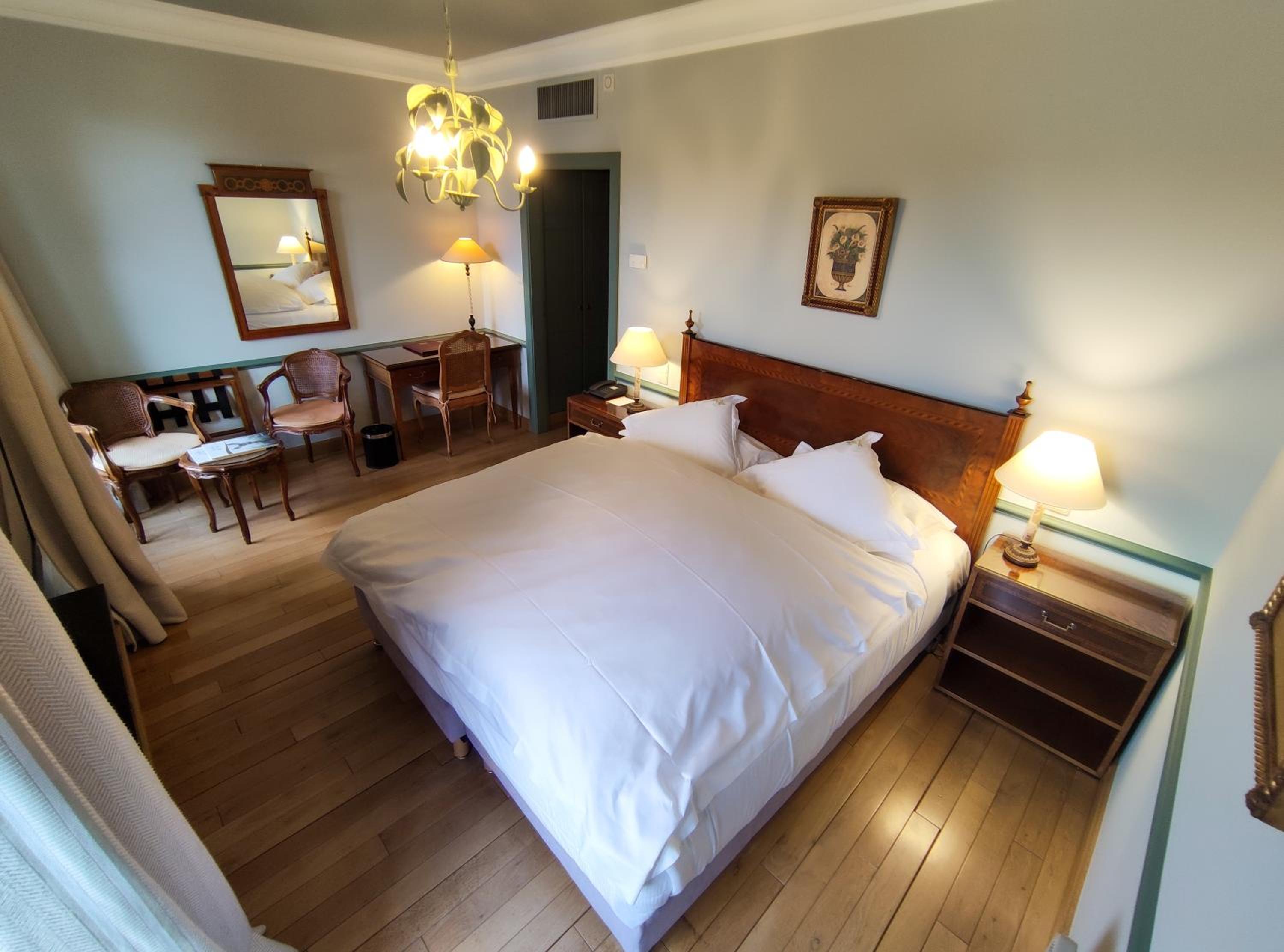 Superior Double Room with Lake View Manoir