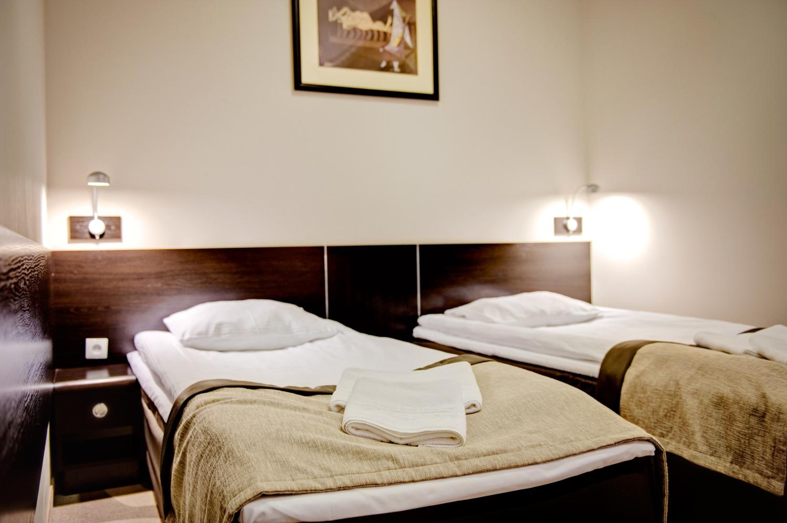 Economy Twin Room photo 1