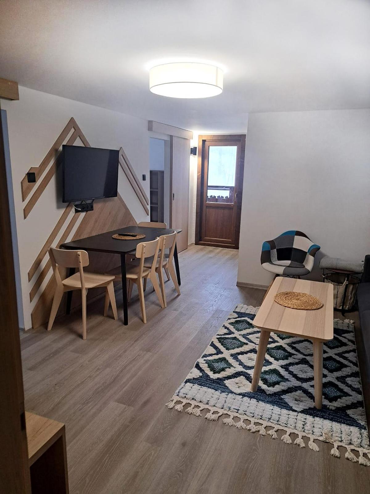 Two-Bedroom Suite with Balcony (4 Adults) - Photo 3