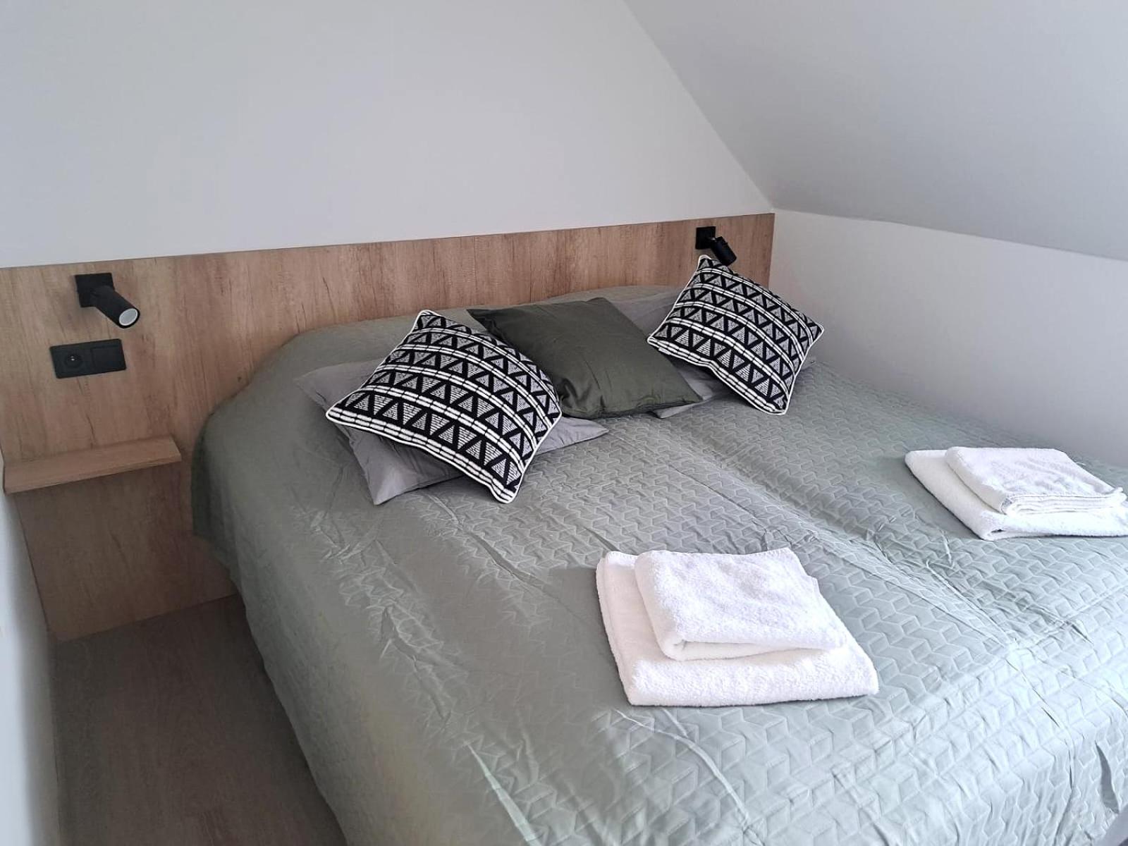 Two-Bedroom Suite with Balcony (4 Adults) - Photo 5