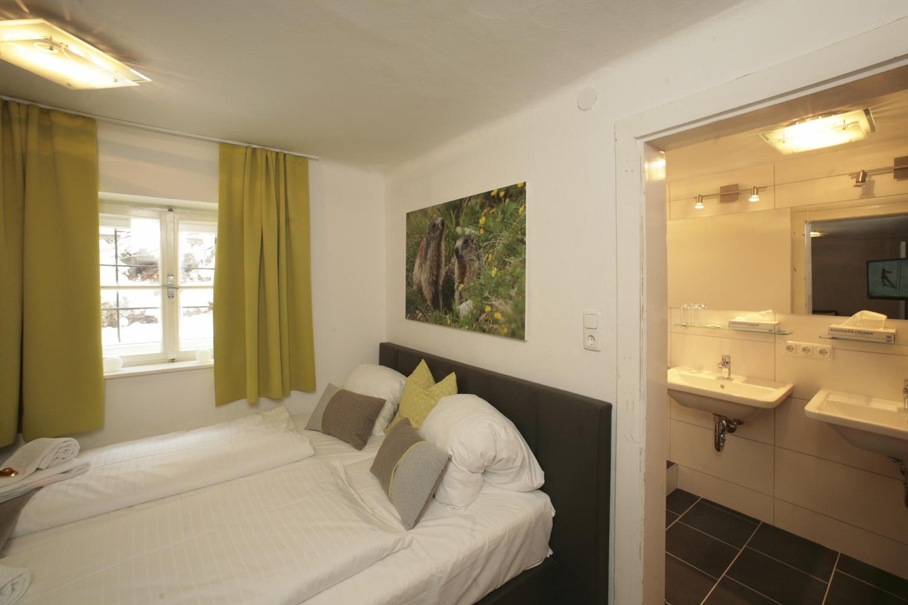 Double Room - Basement photo 1