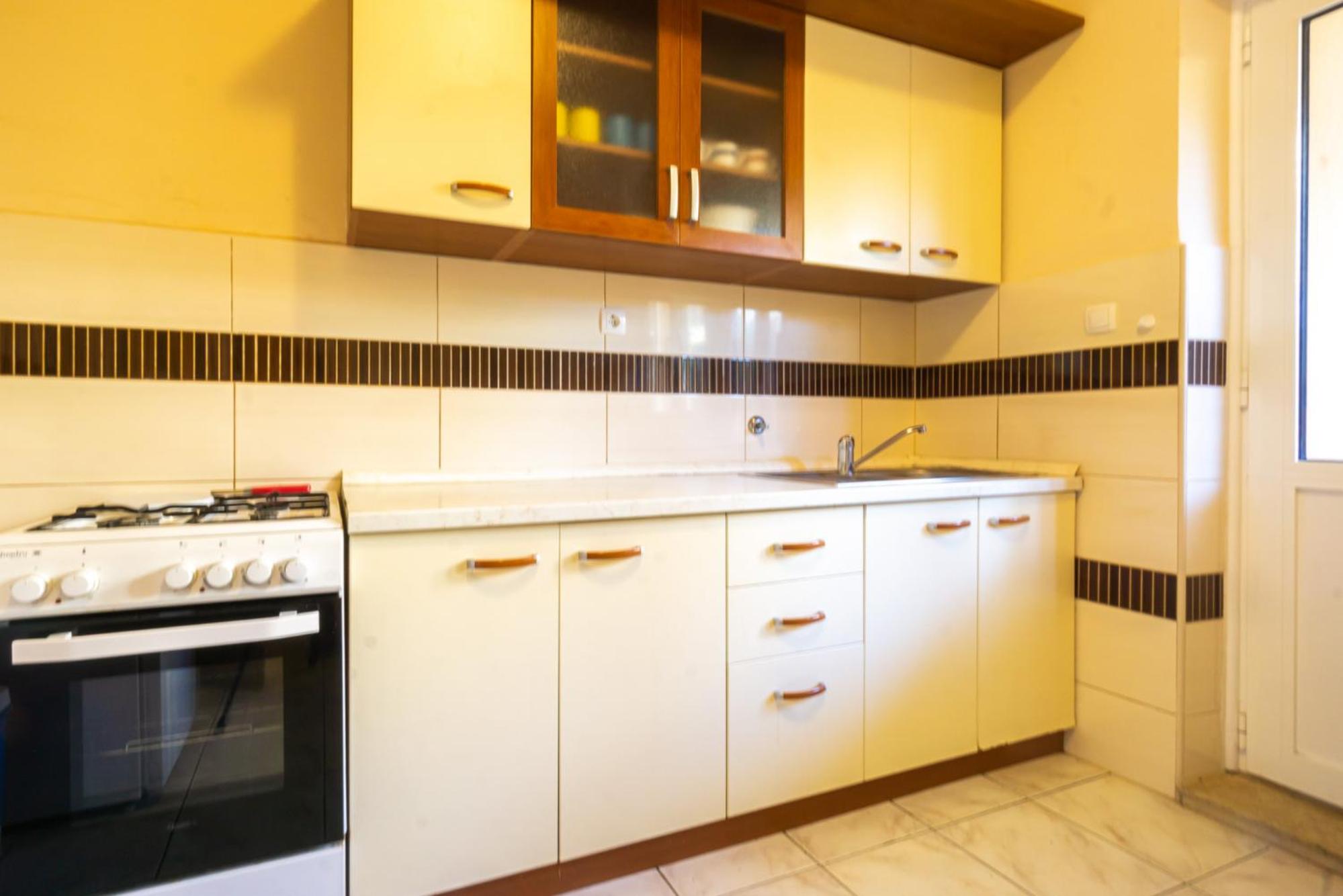 Apartment 3 photo 3