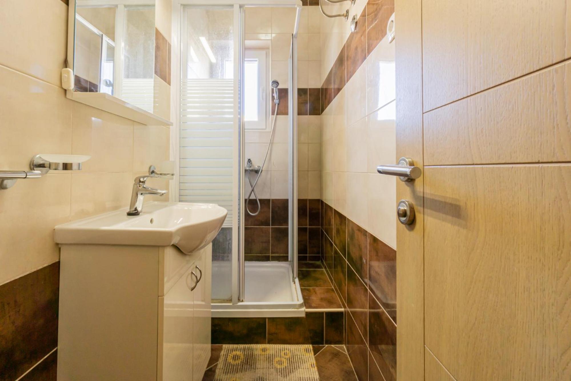 Apartment 3 photo 2