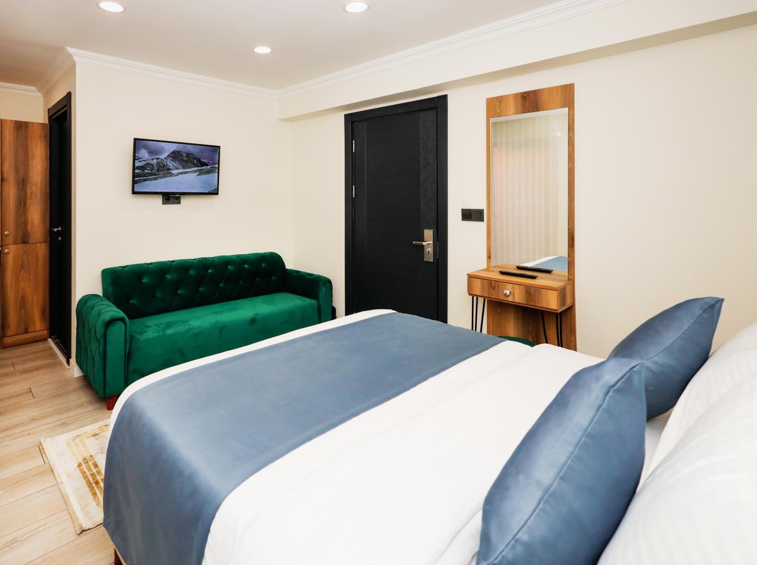 Deluxe Double Room with Balcony