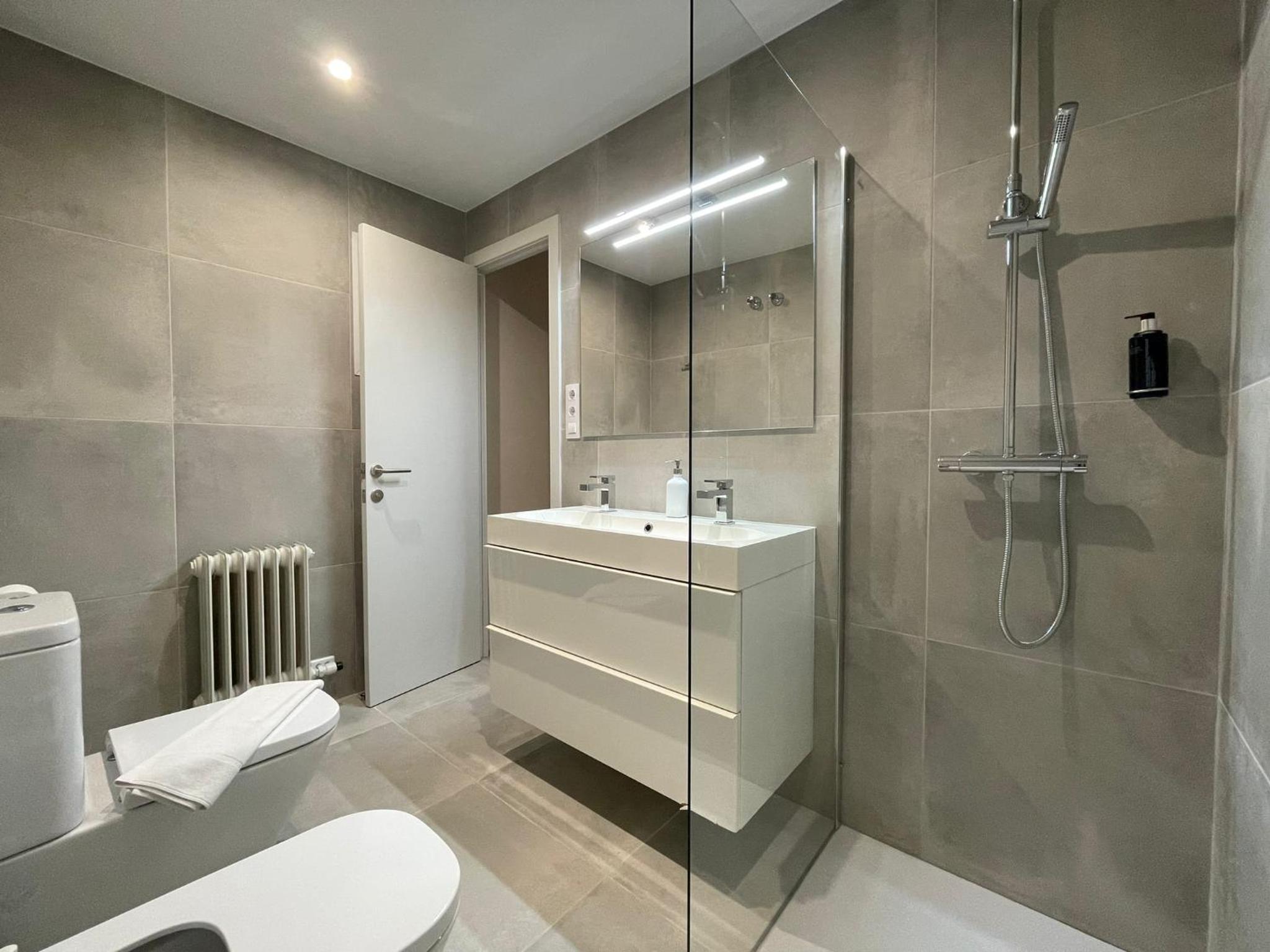 Two-Bedroom Apartment with Terrace photo 2