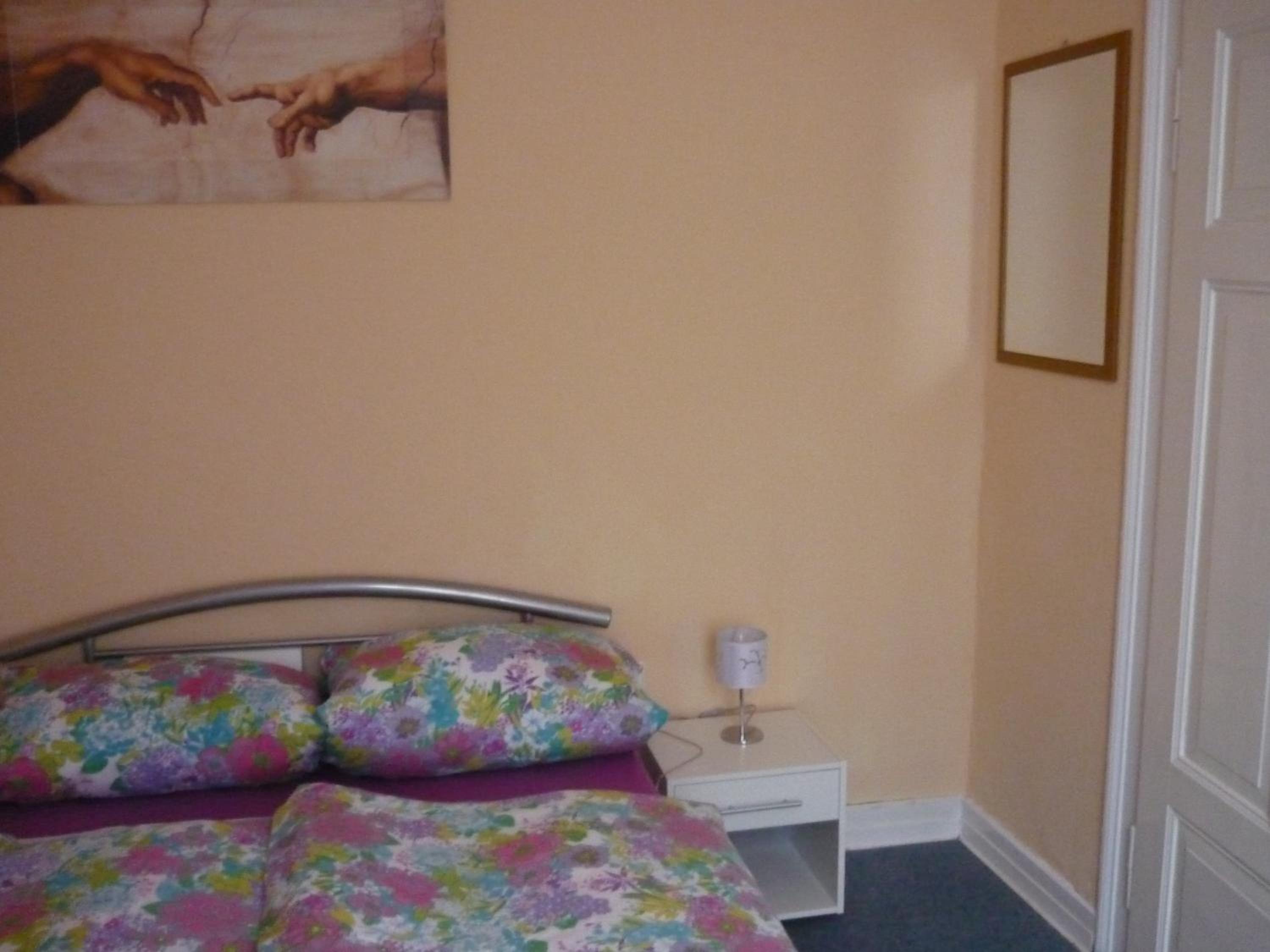 Basic Double Room with Shared Bathroom photo 2