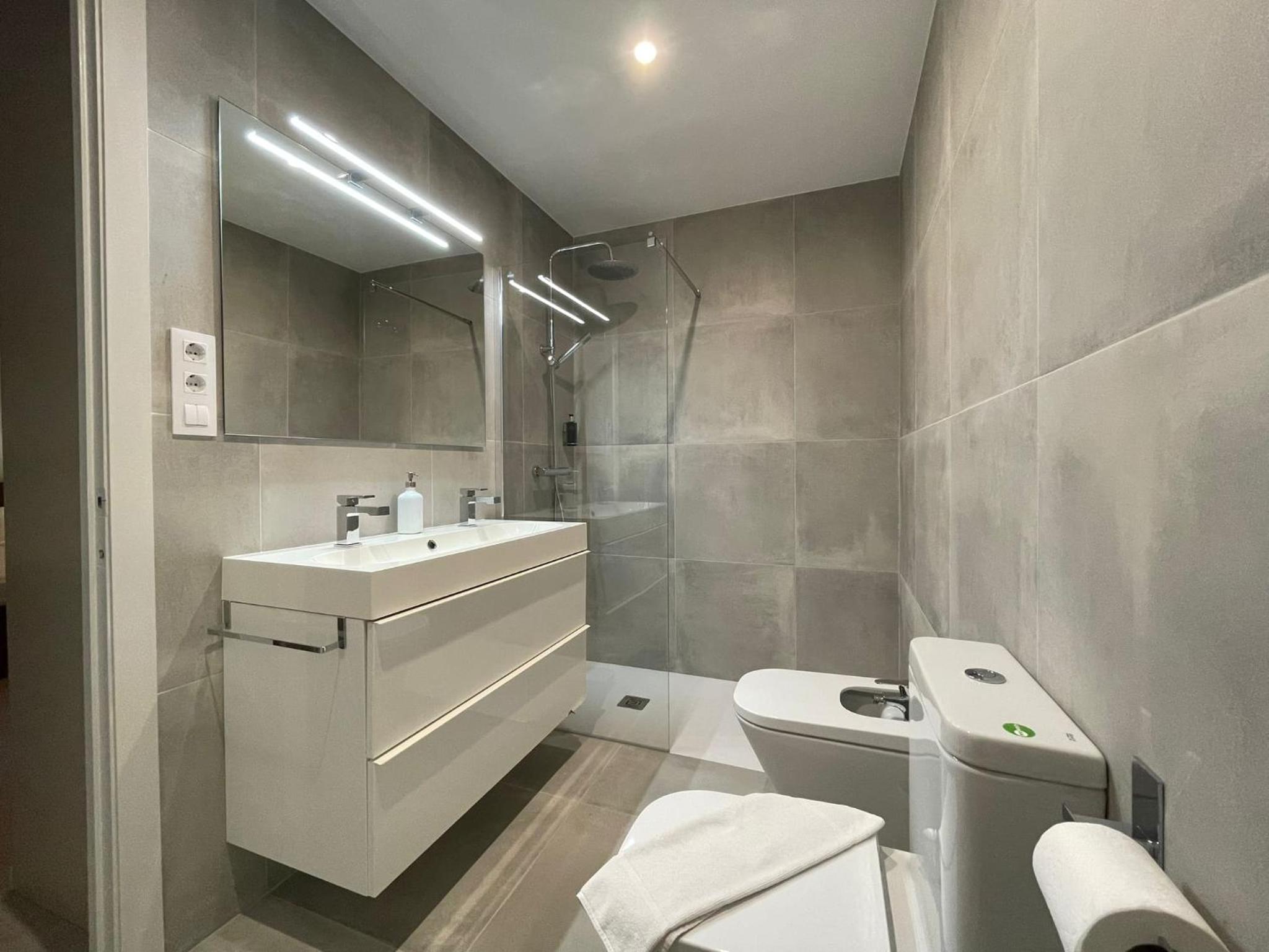 Two-Bedroom Apartment with Terrace photo 3