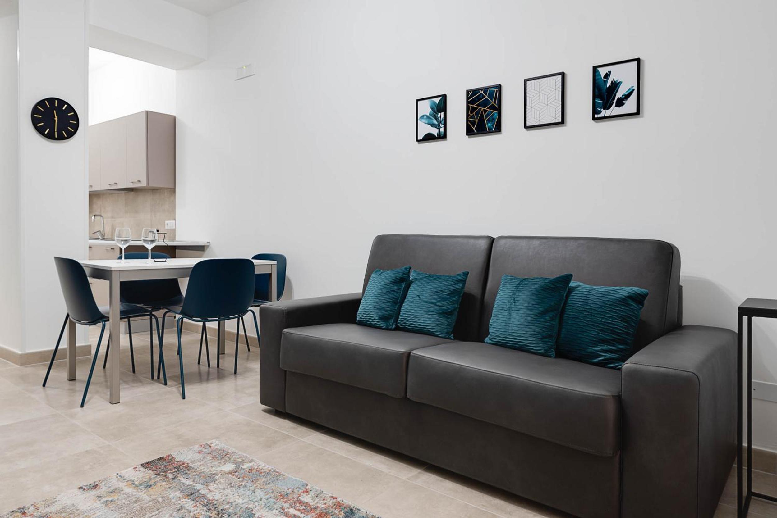 One-Bedroom Apartment photo 3