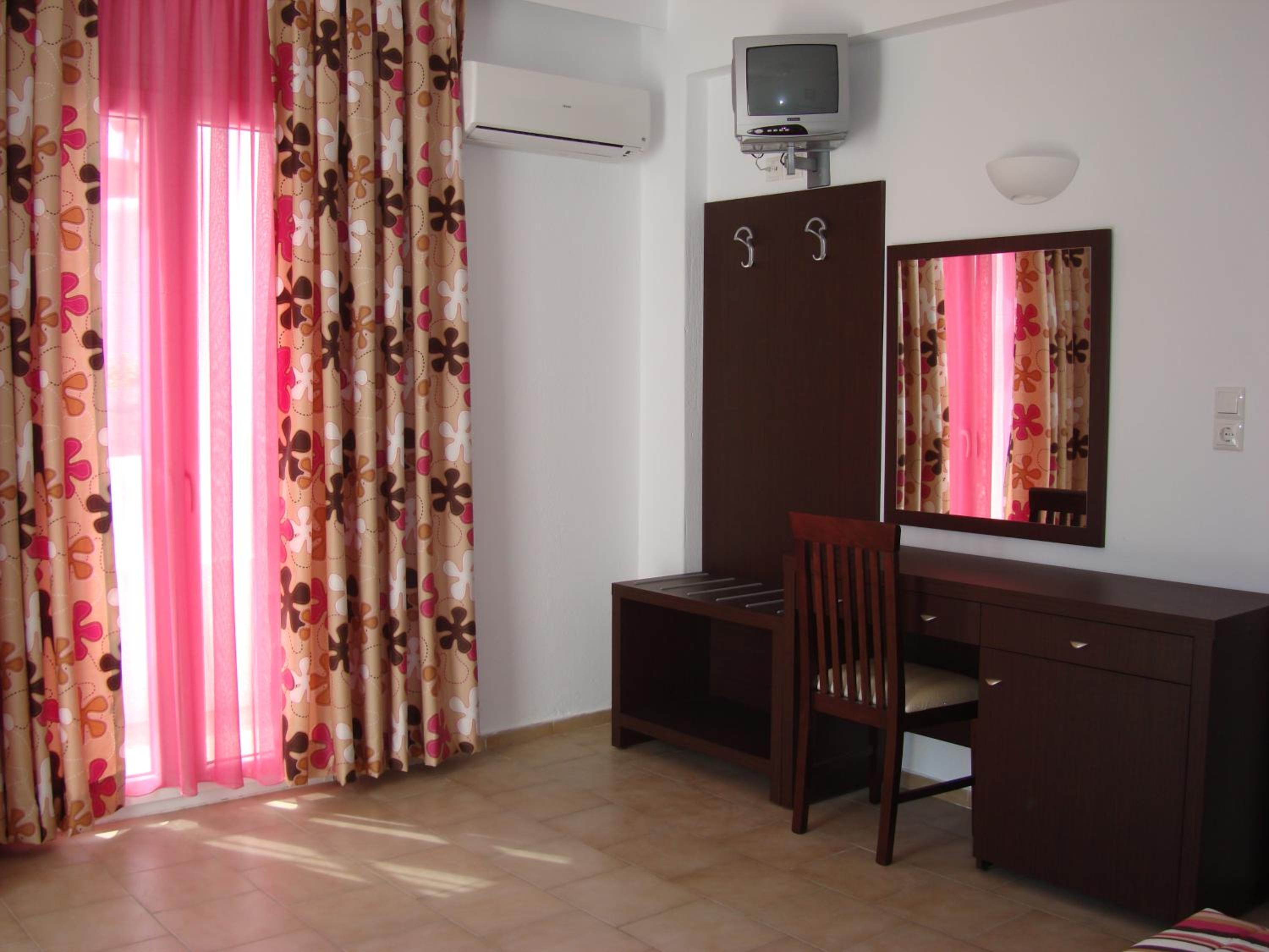 Studio (2 Adults) - Photo 6