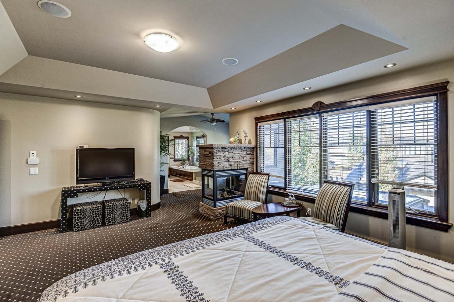 Luxury Suite with Spa Bath