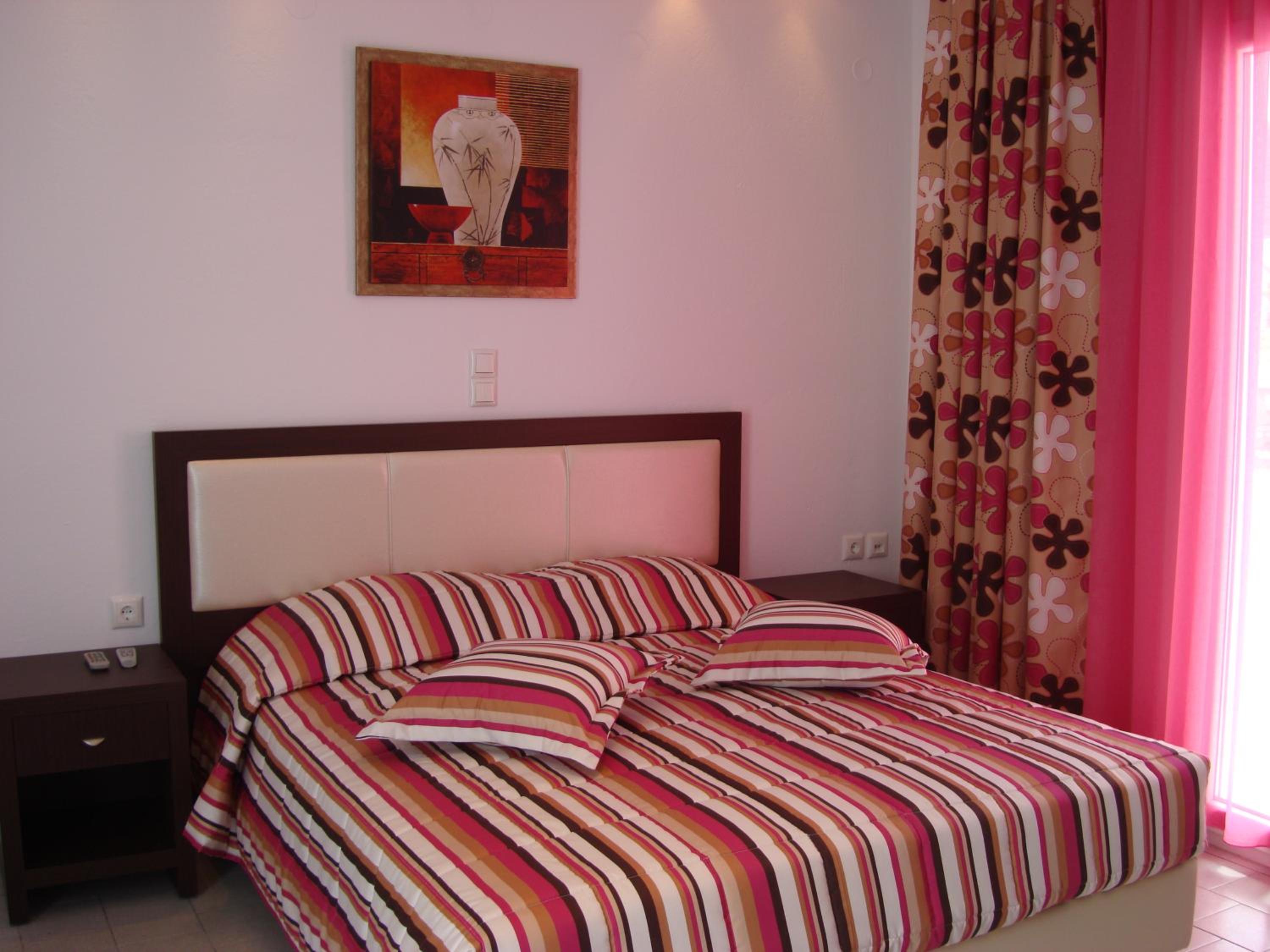 Studio (2 Adults) - Photo 2
