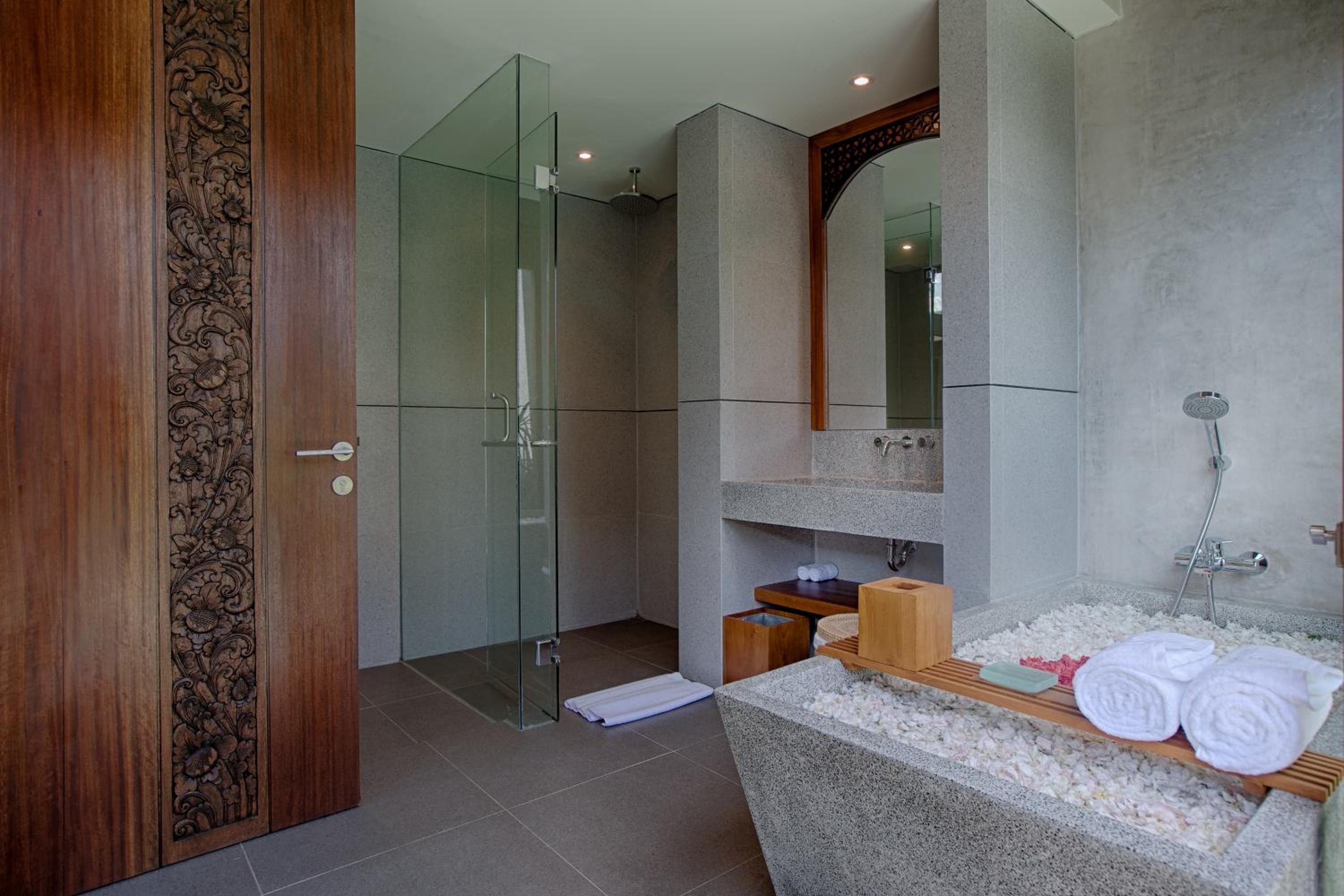 Two-Bedroom Villa - Photo 3