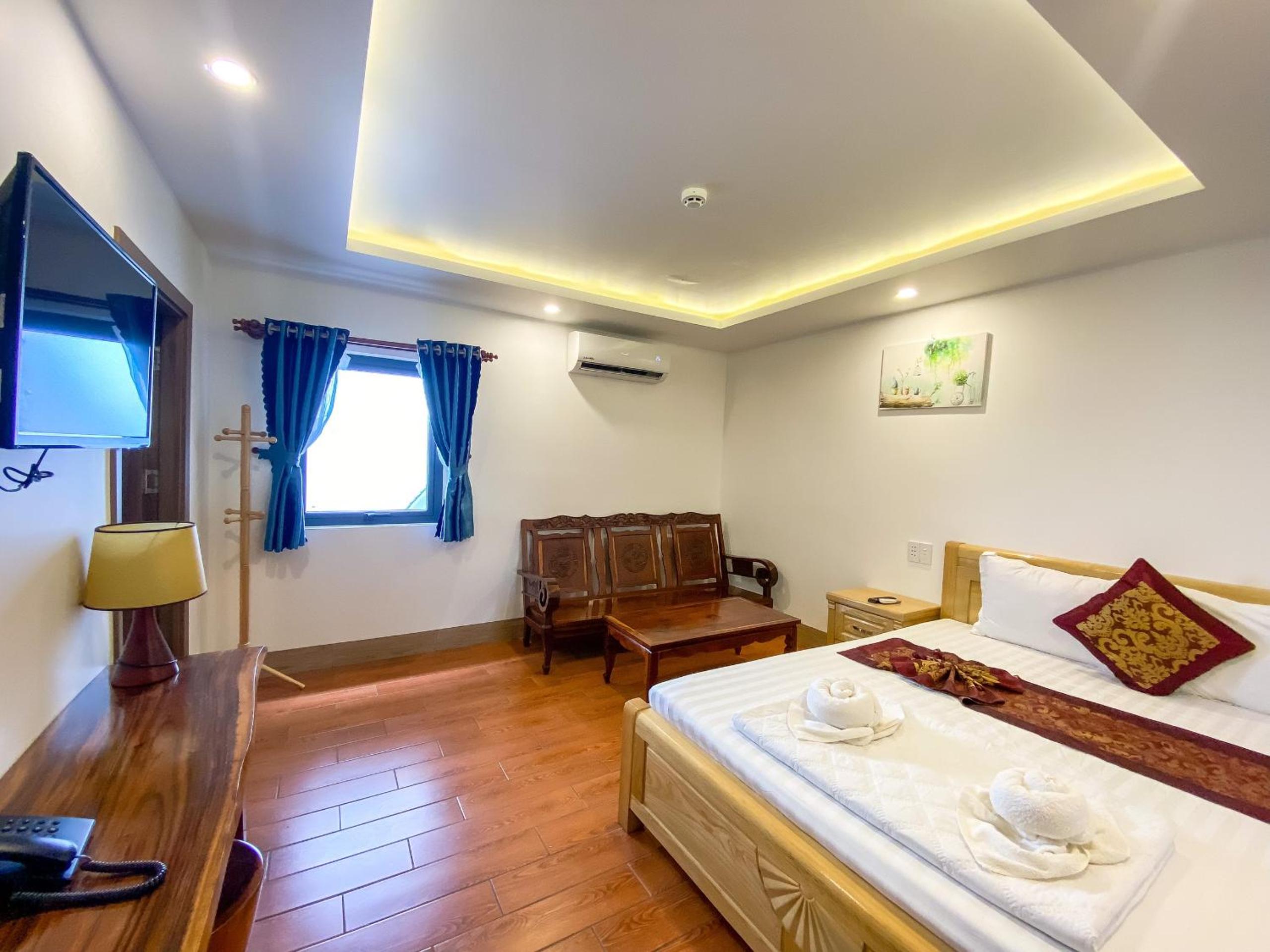 Family Room photo 3
