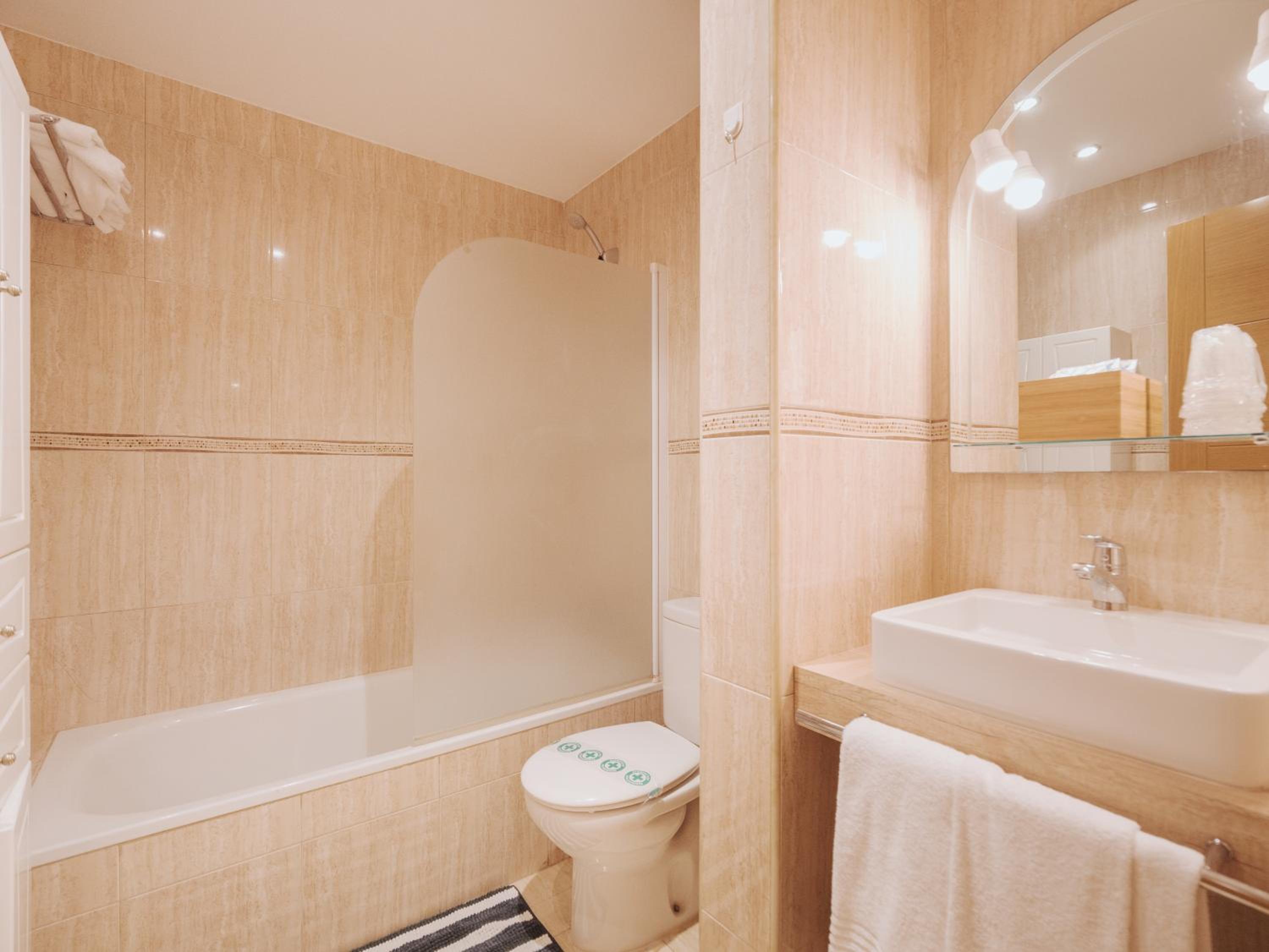 Two-Bedroom Apartment - Photo 8