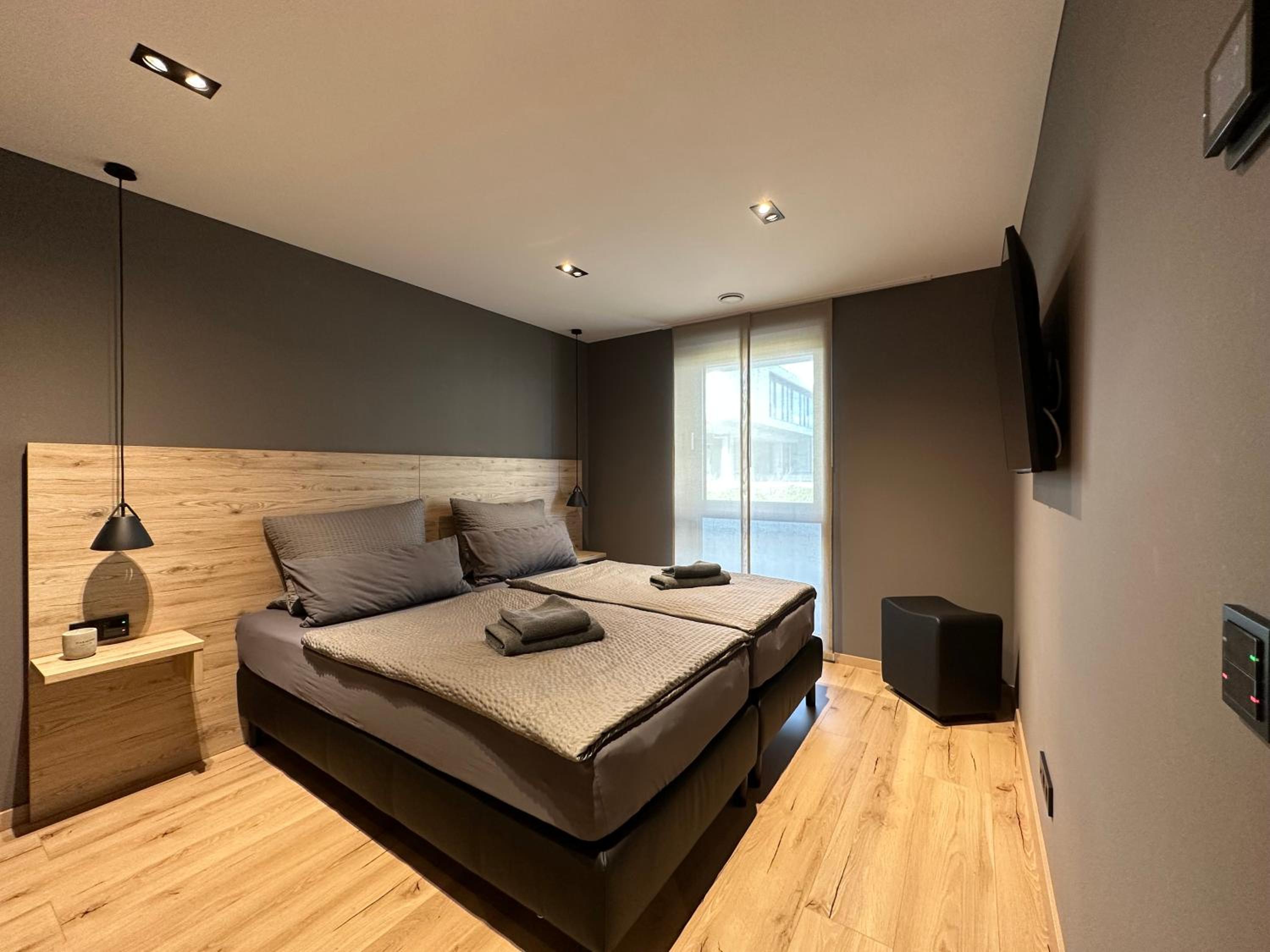 Deluxe Family Room
