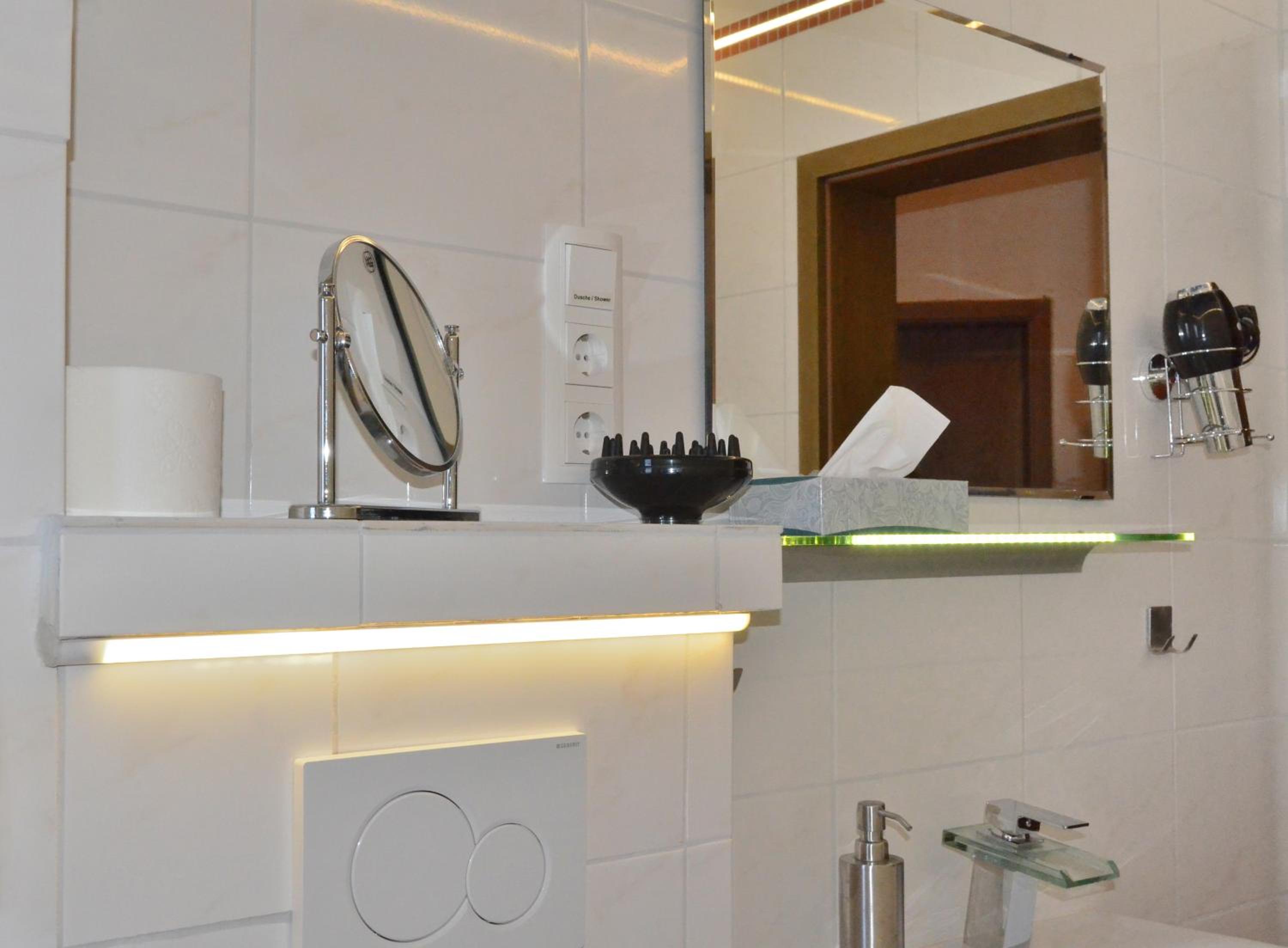 Double or Twin Room with Shared Bathroom photo 3
