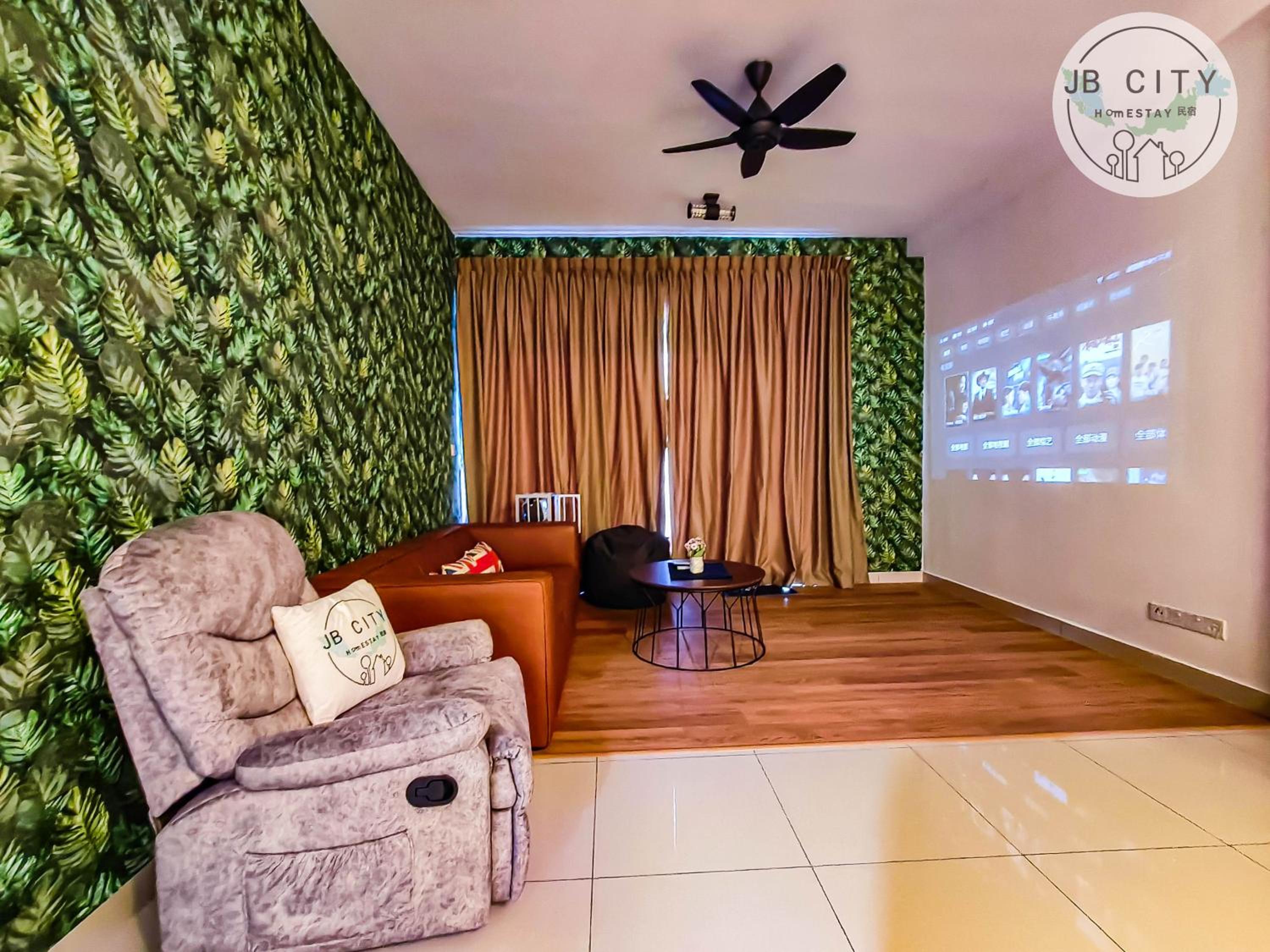 Apartment with Balcony photo 2
