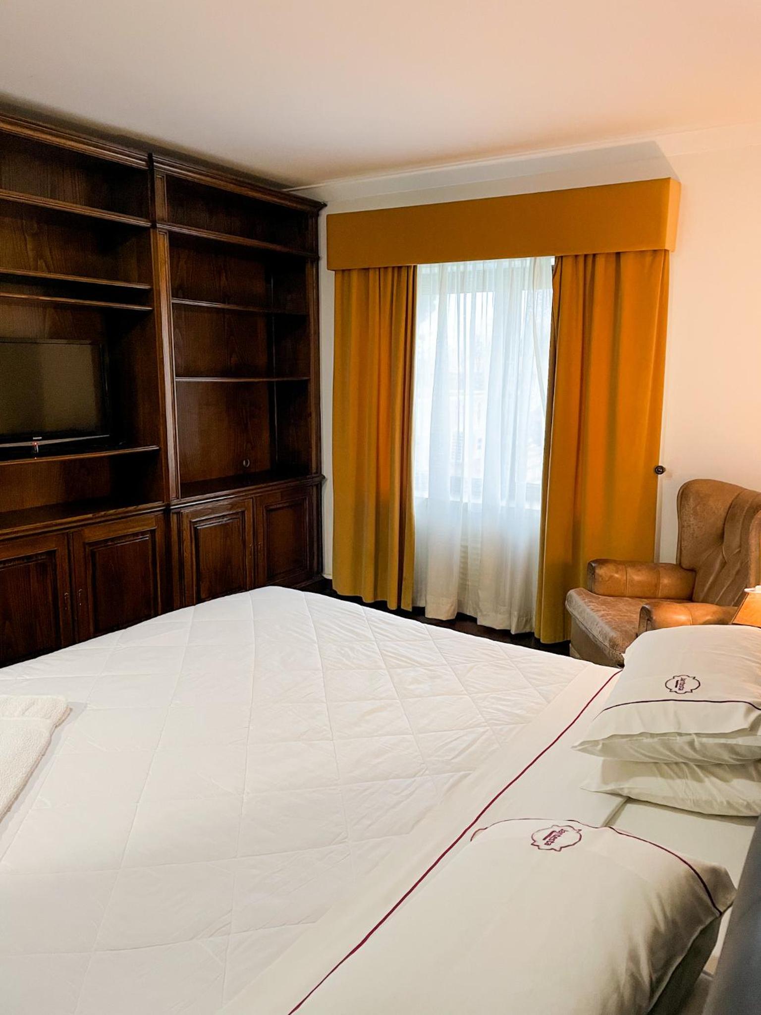 Standard Suite - Photo 13