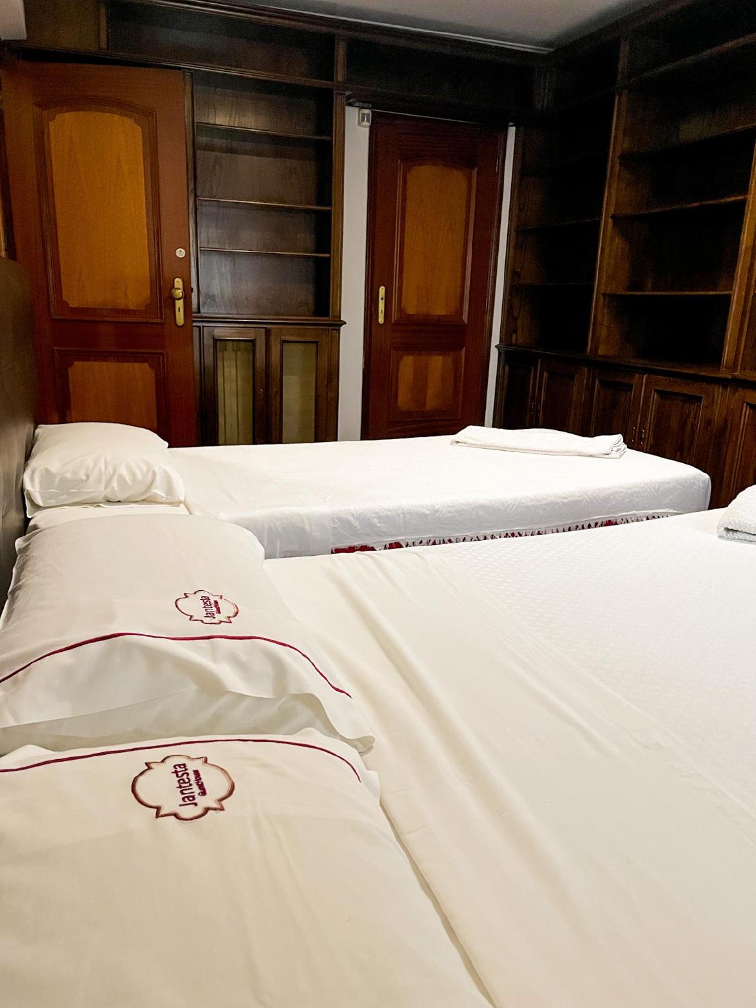 Standard Suite - Photo 9