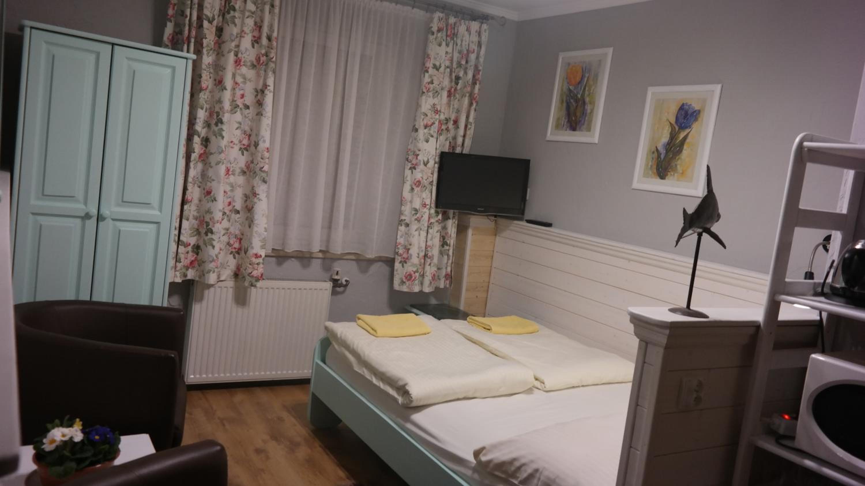 Double Room with Private Bathroom - Photo 1