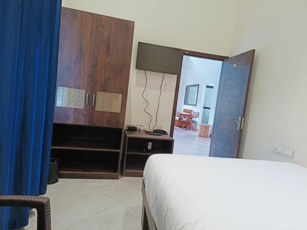 Standard Double Room - Photo 2