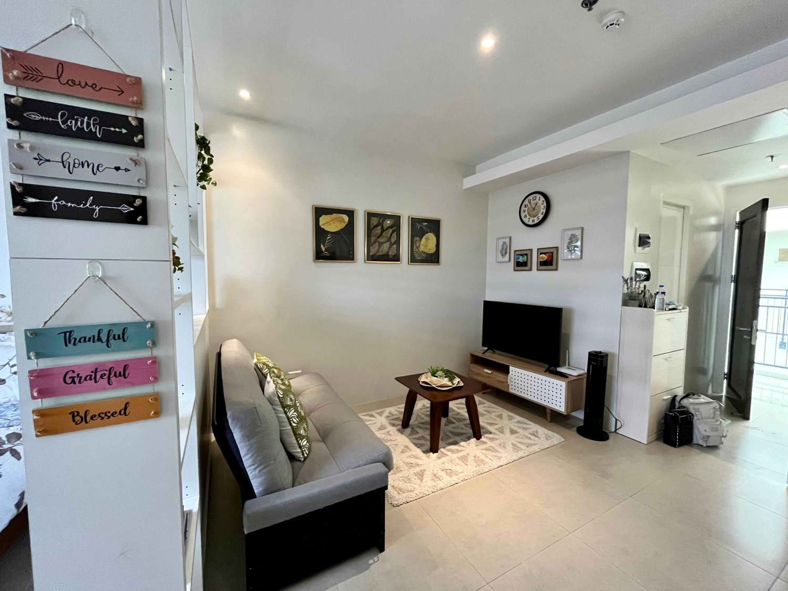 One-Bedroom Apartment photo 3