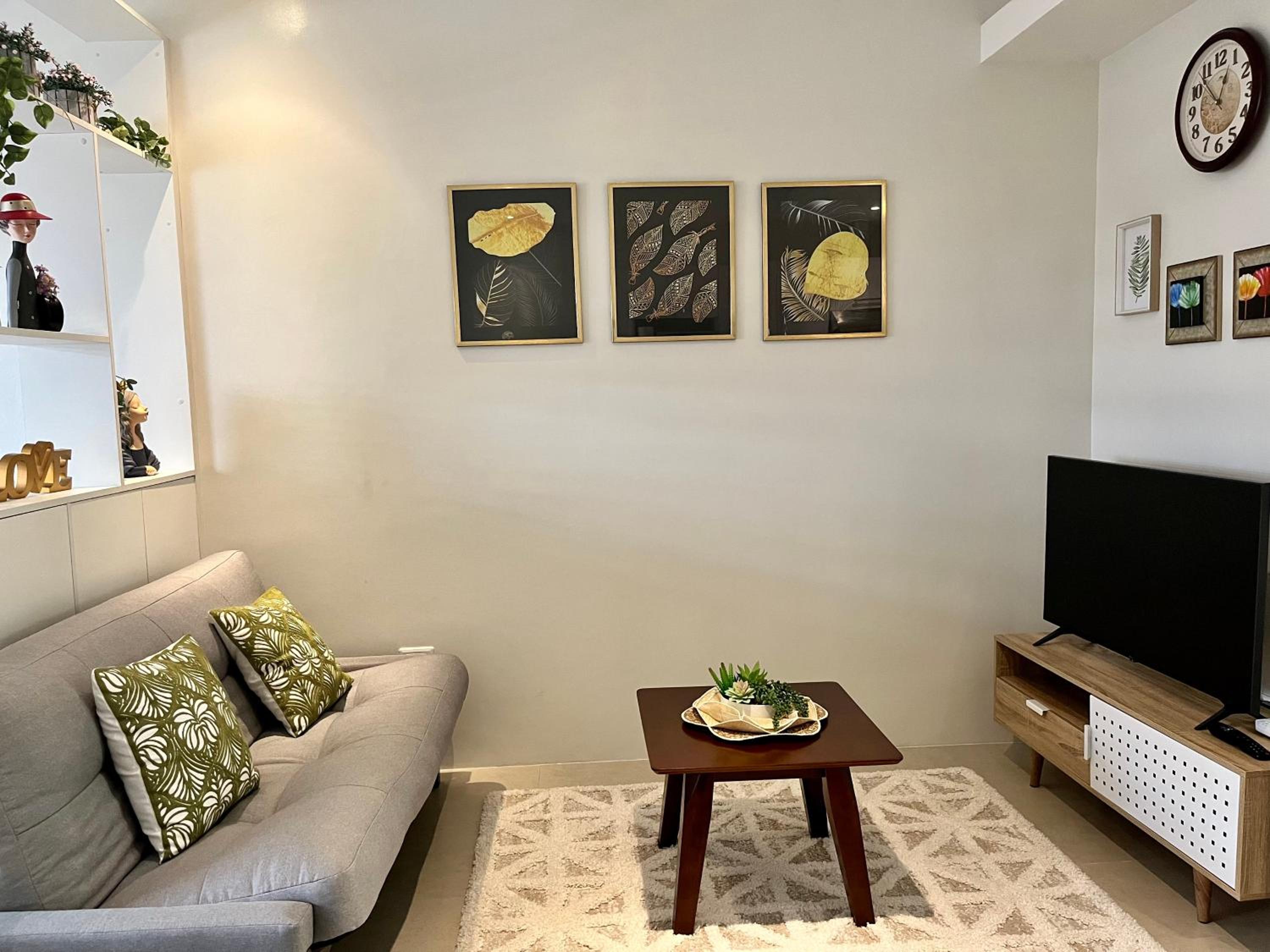 One-Bedroom Apartment photo 2
