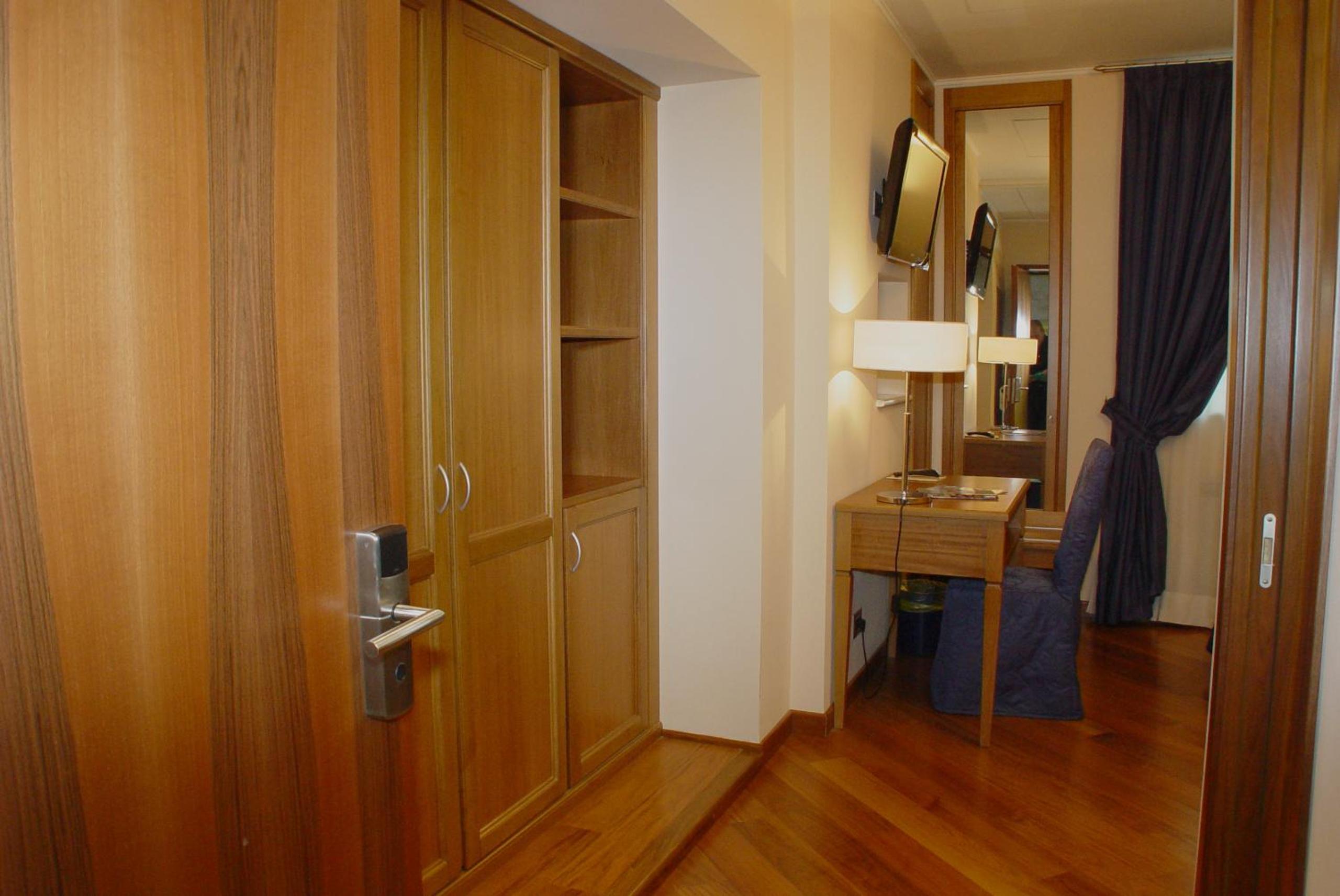 Superior Double or Twin Room - Photo 2