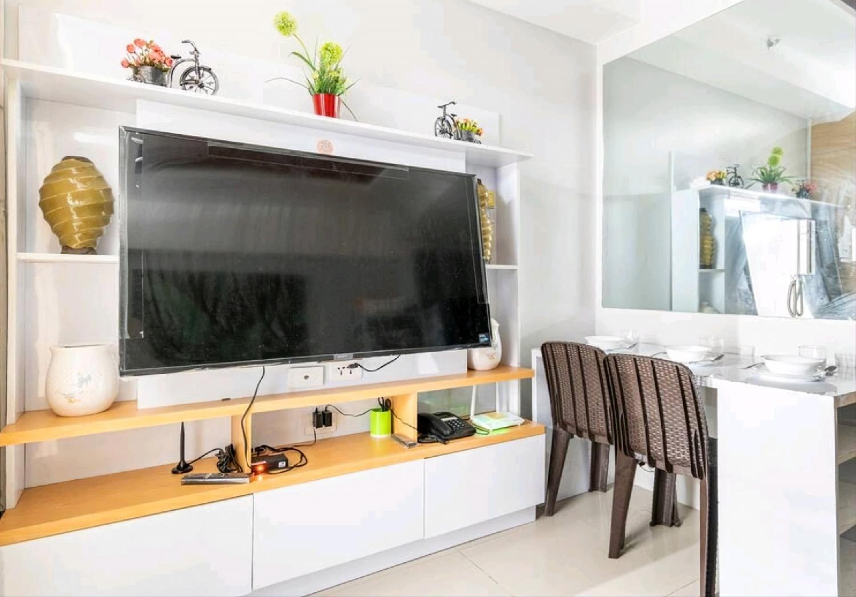 One-Bedroom Apartment - Photo 4