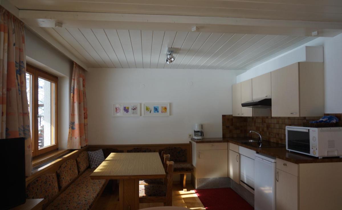 One-Bedroom Apartment with Terrace photo 1