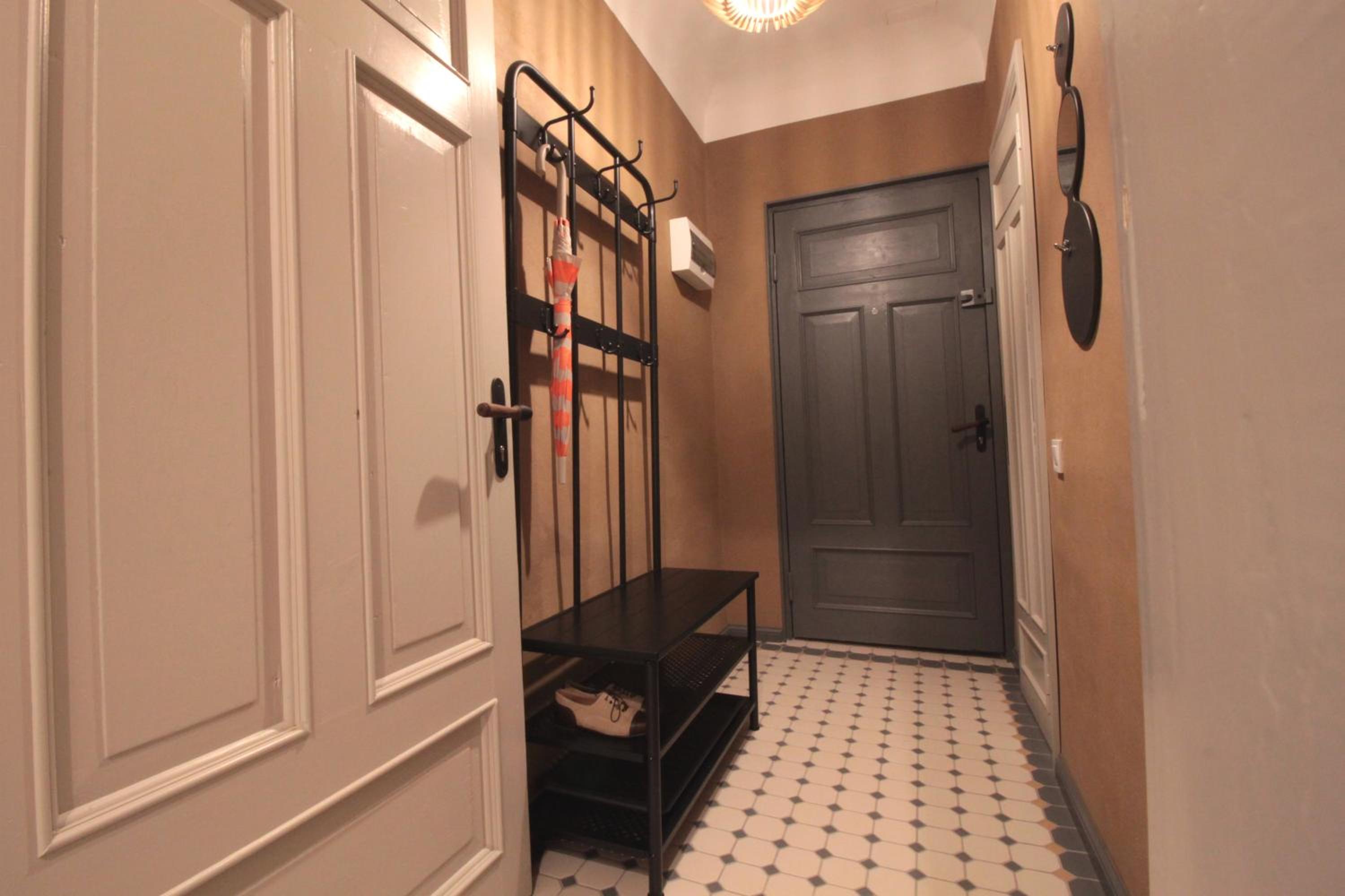 One-Bedroom Apartment - Photo 3