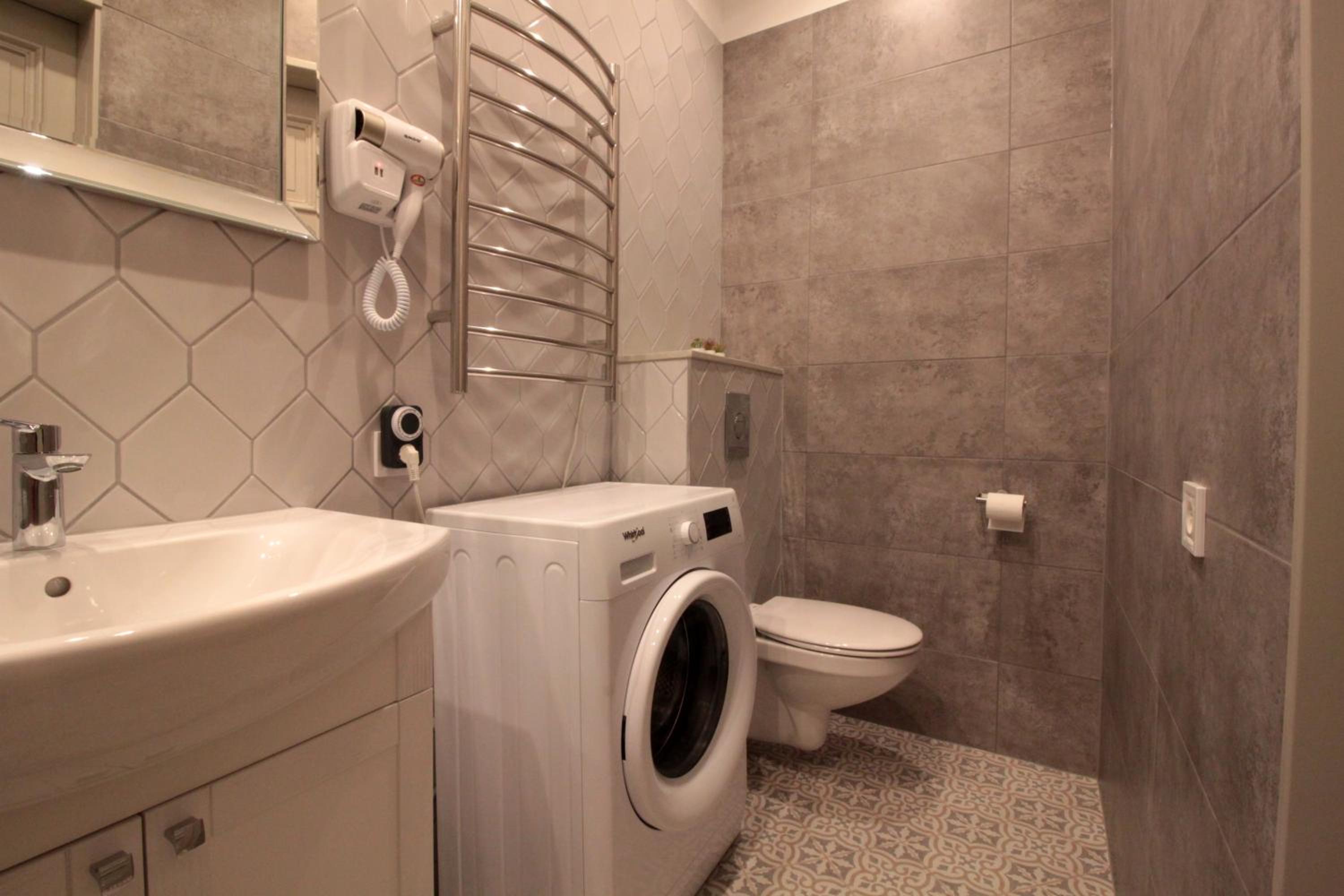 One-Bedroom Apartment - Photo 7