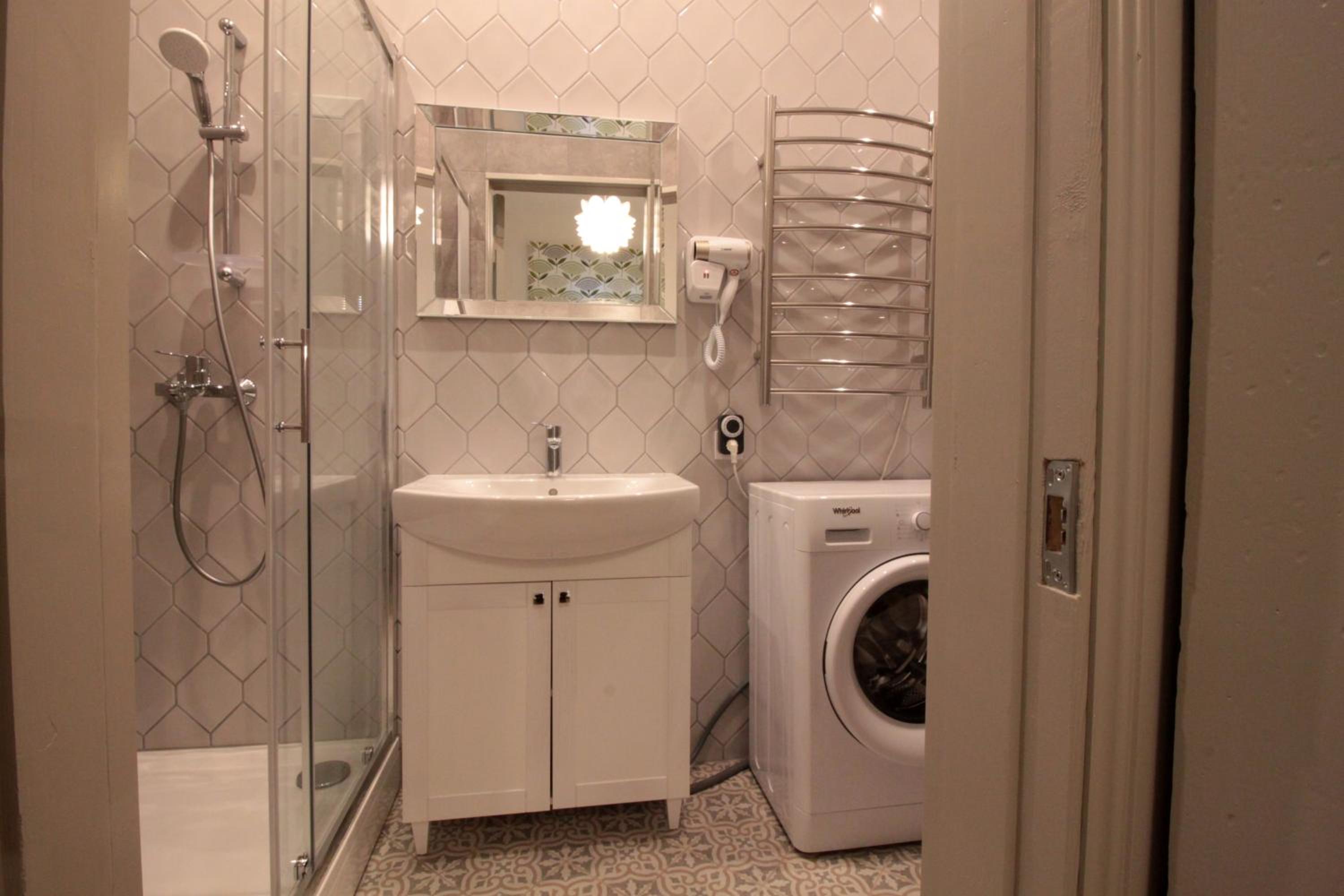One-Bedroom Apartment - Photo 8