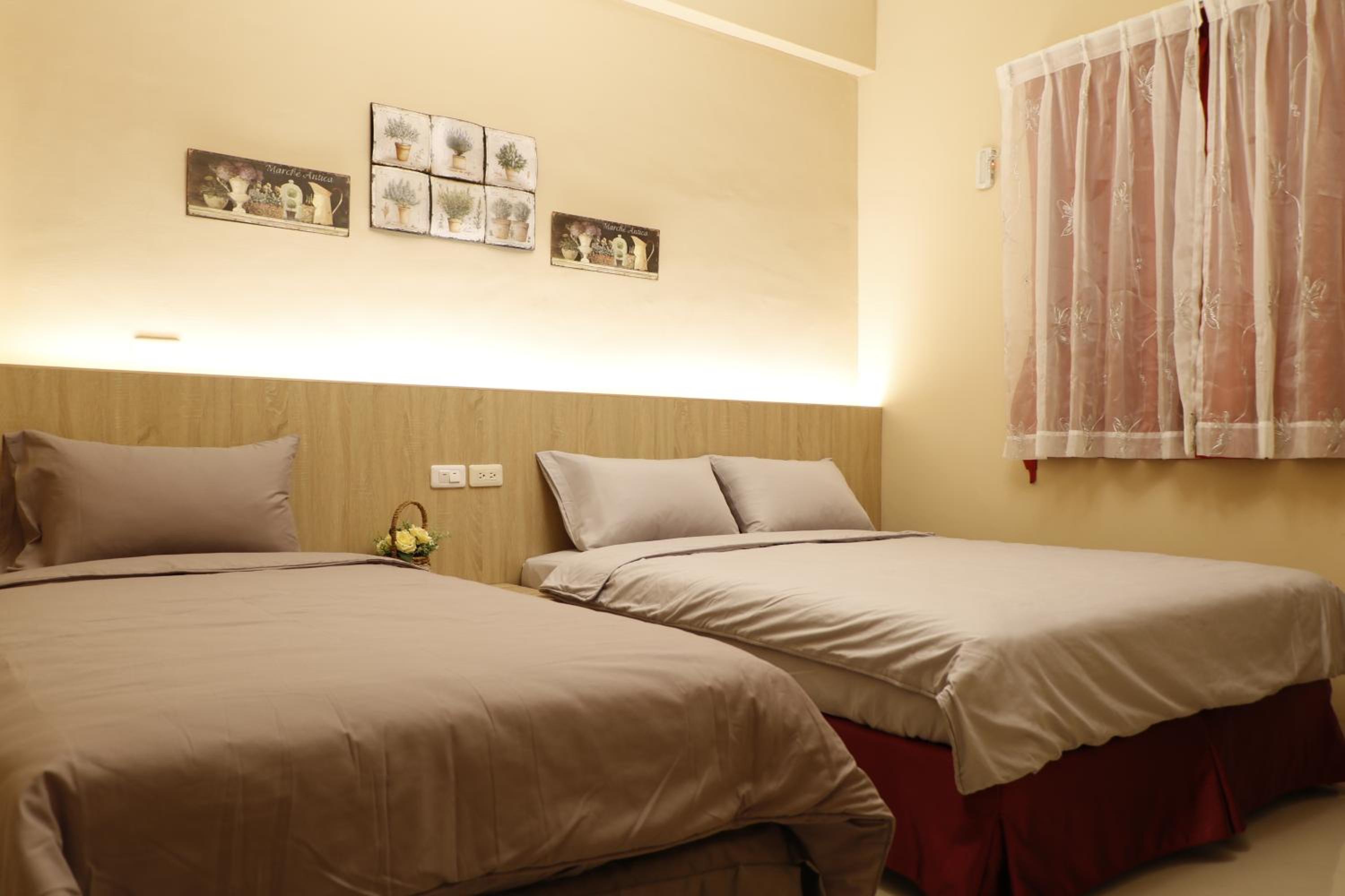Triple Room with Private Bathroom photo 2