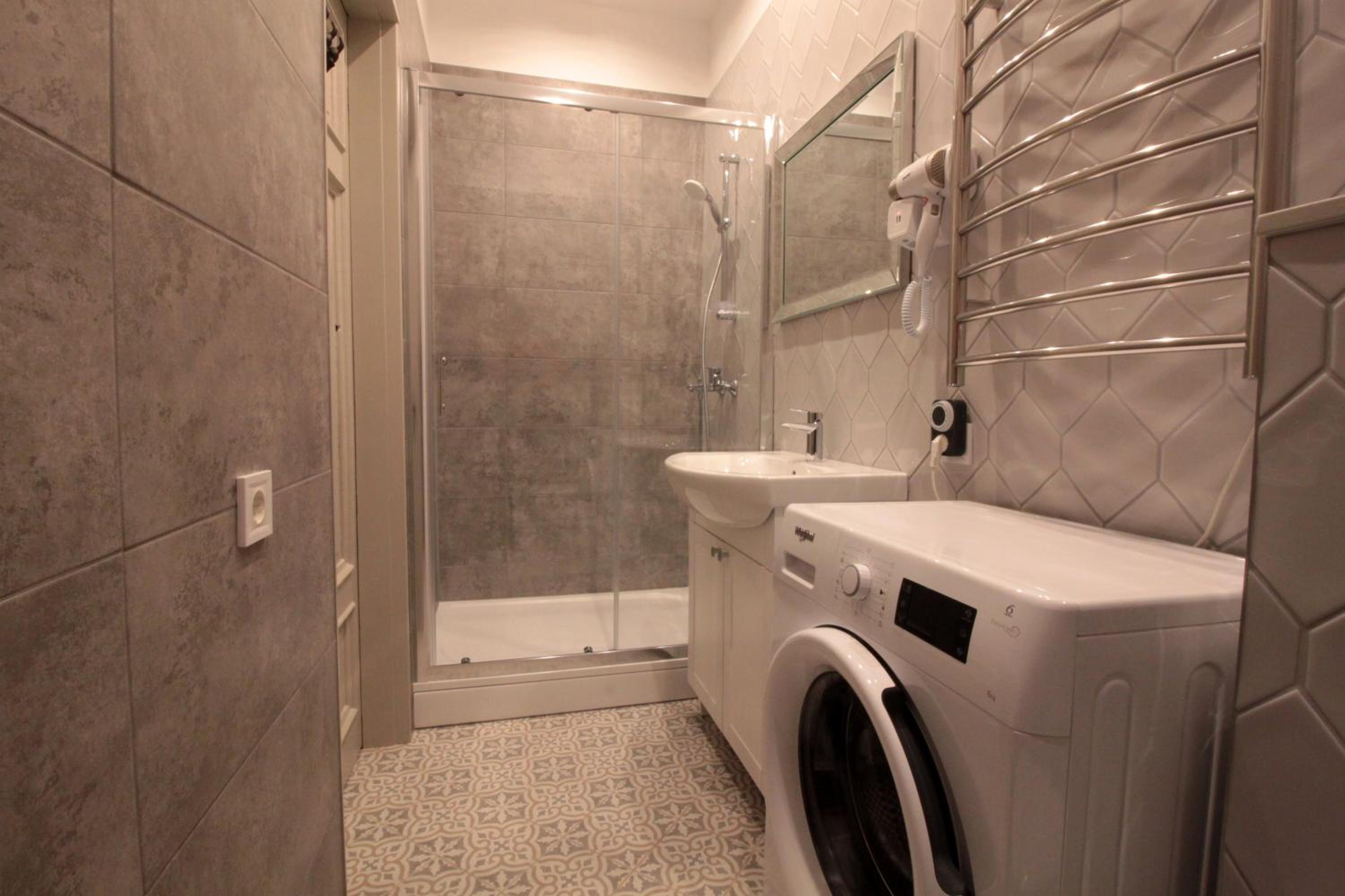 One-Bedroom Apartment - Photo 14