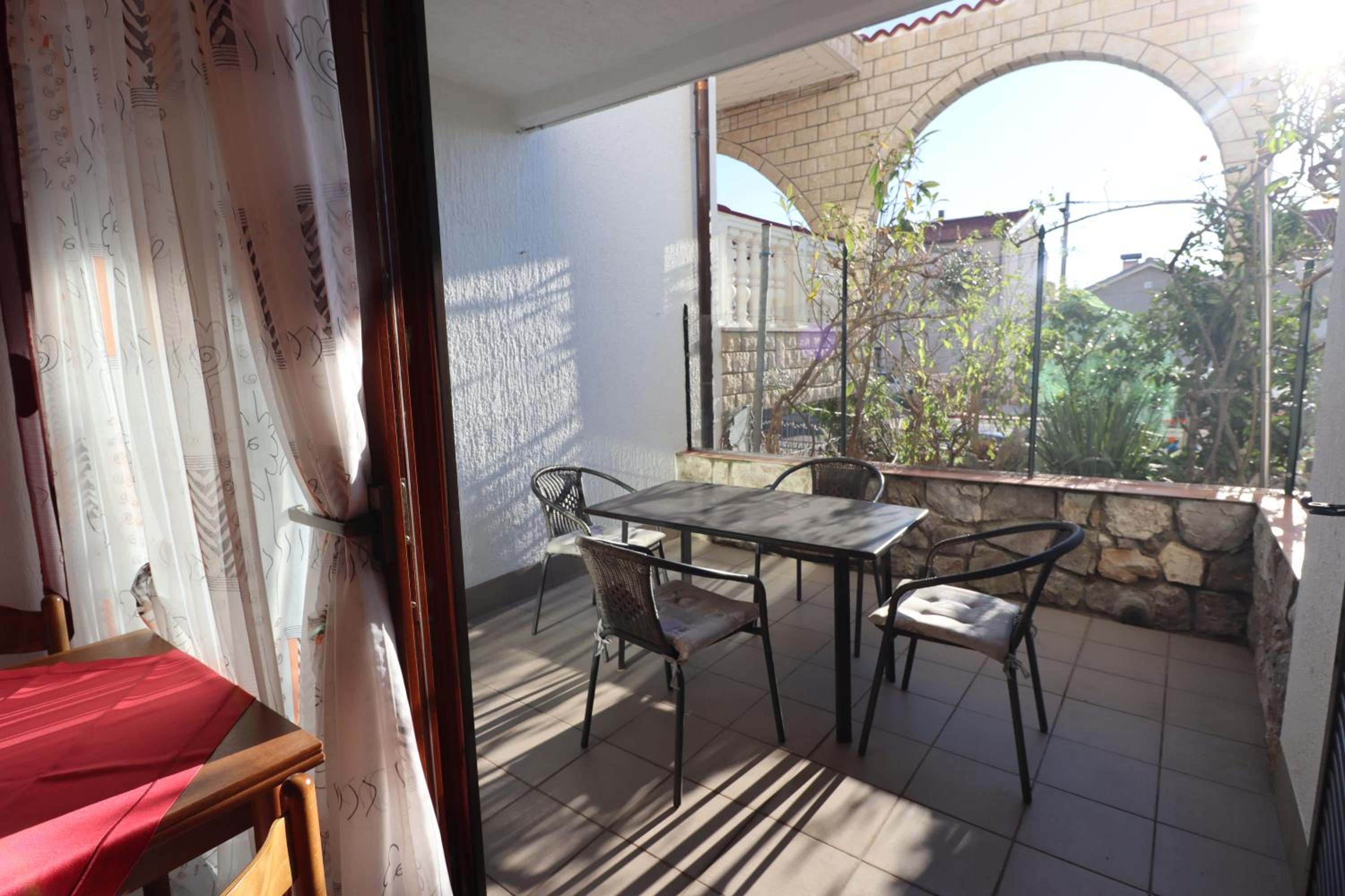 Family Room with Terrace - Photo 2