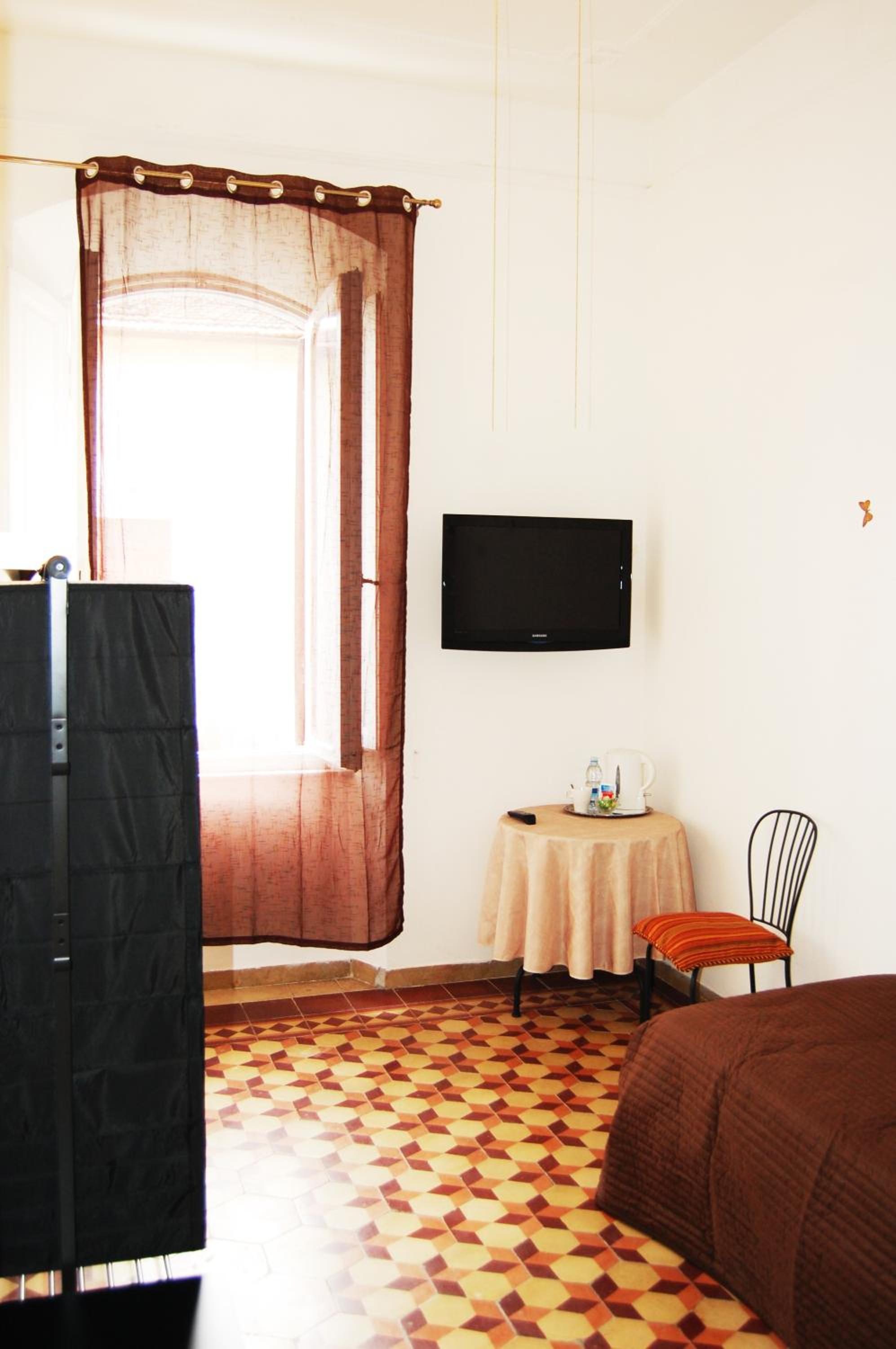 Standard Single Room with Shared Bathroom photo 1