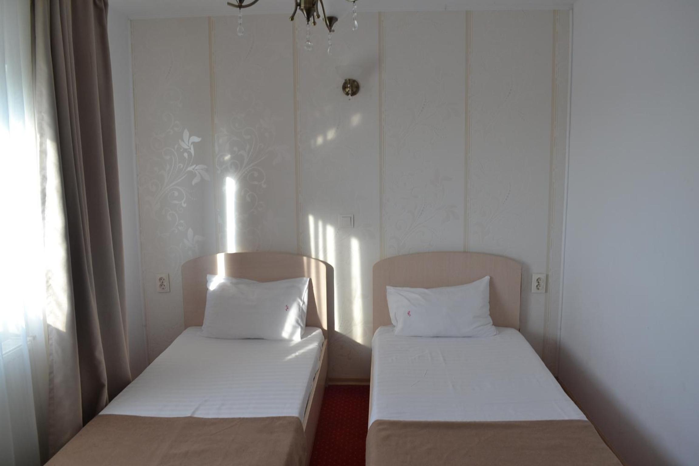 Double Room with Private Bathroom - Photo 83