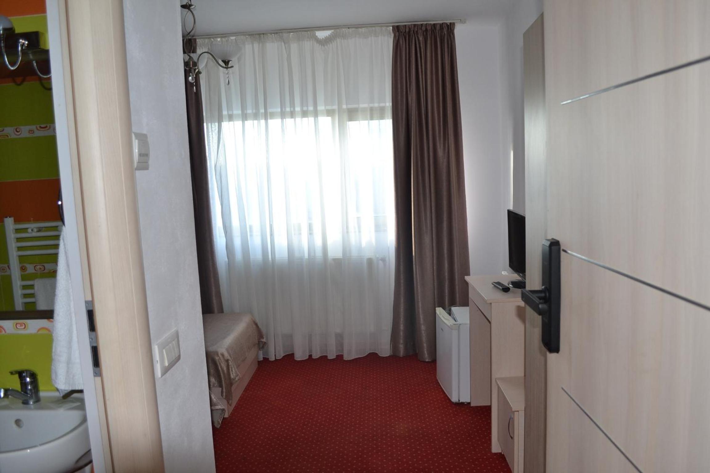 Double Room with Private Bathroom - Photo 84