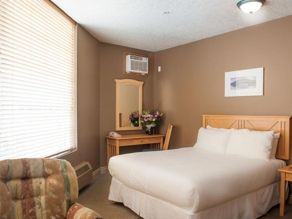 Standard Queen Room photo 1