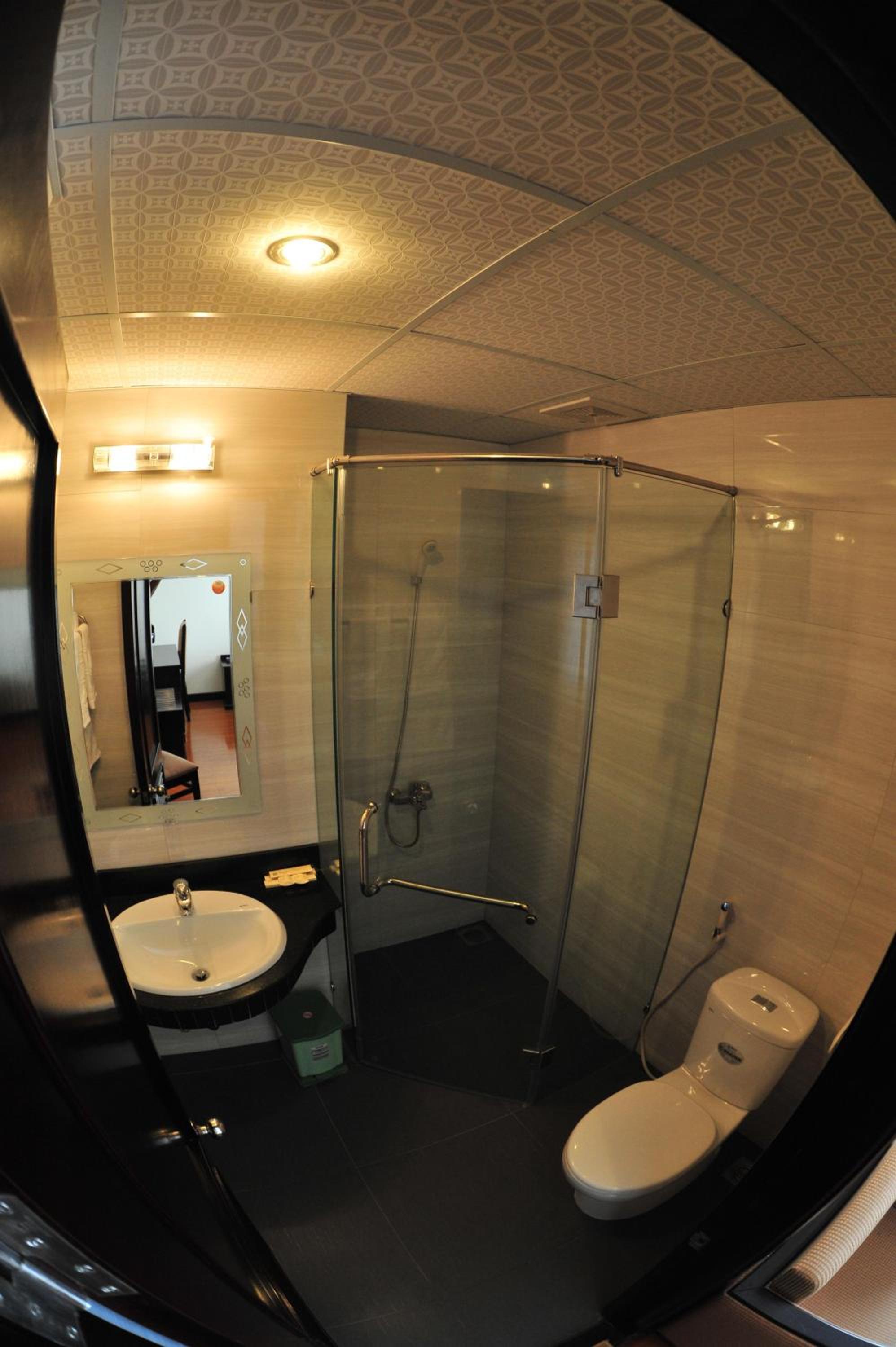 Deluxe Twin Room - Photo 11
