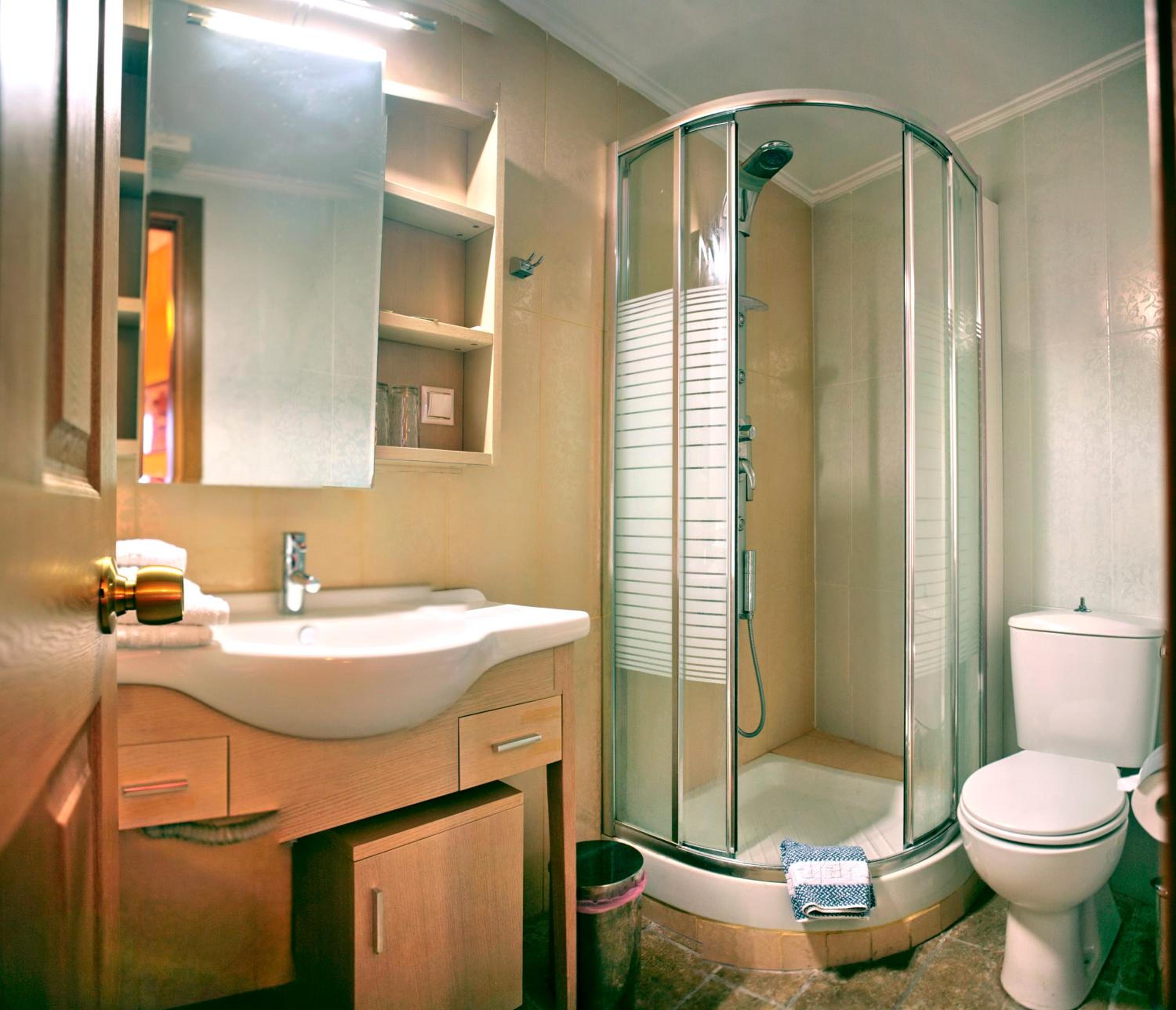 Double or Twin Room with Shower photo 2