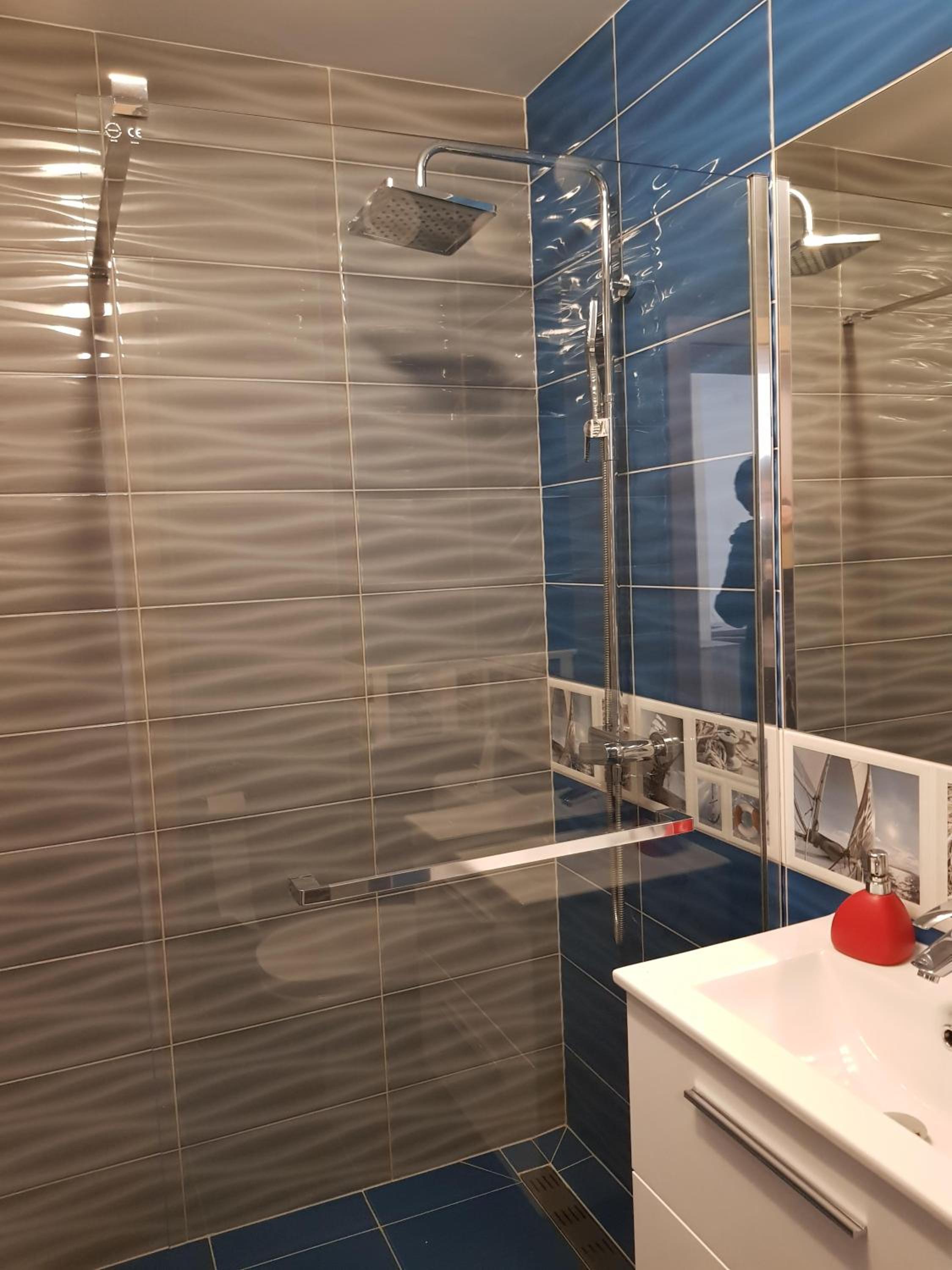 Deluxe Double Room (2 Adults + 1 Child) - Photo 2