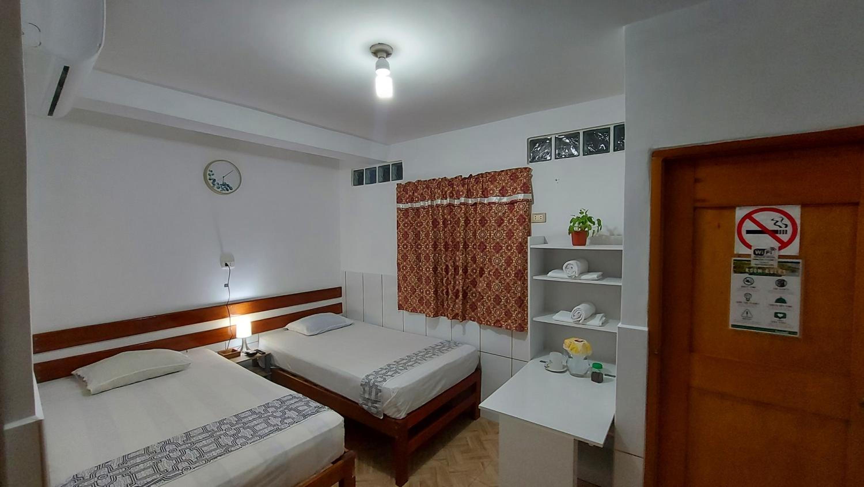 Twin Room with Air-Conditioning photo 3