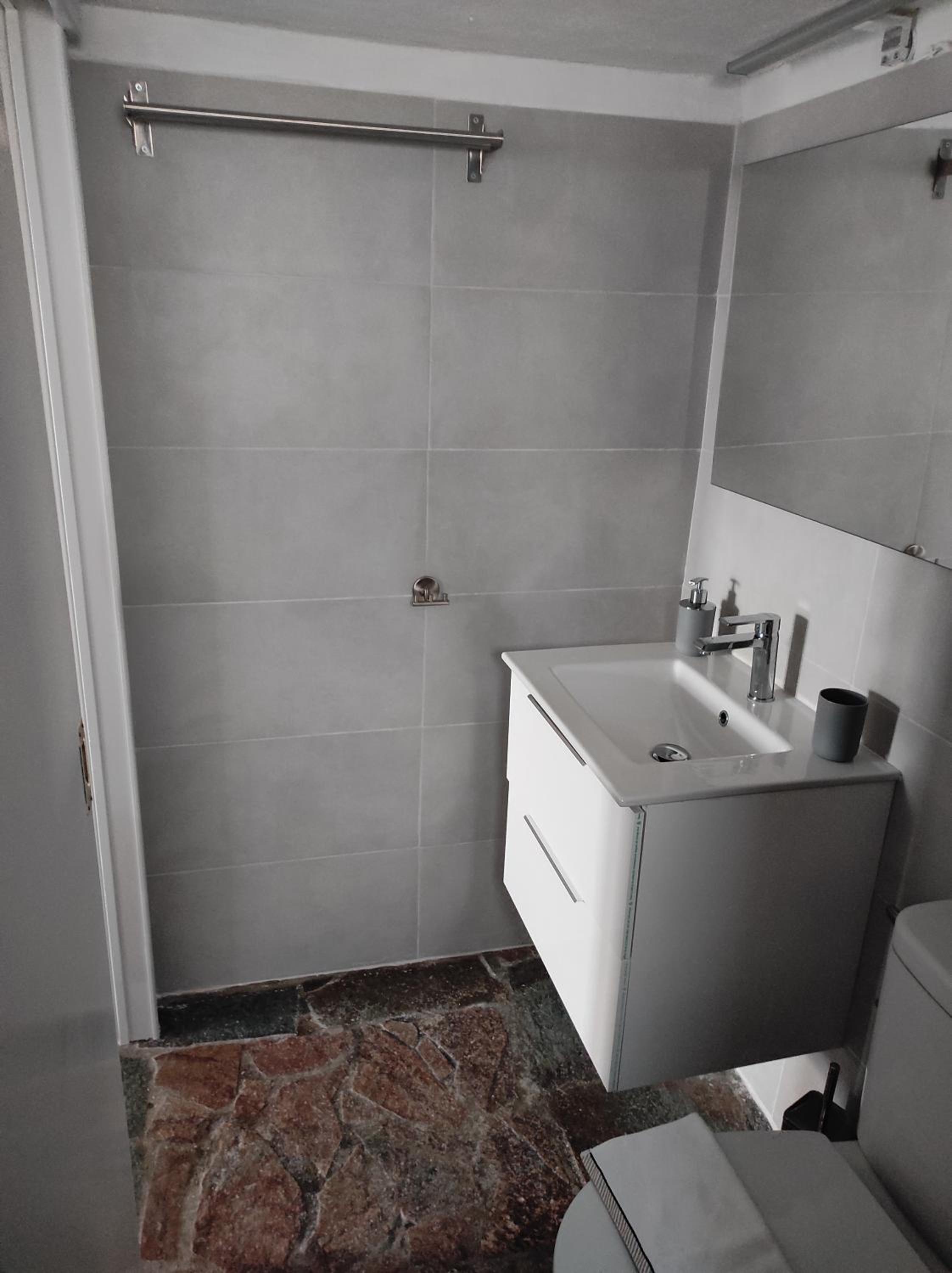 Classic Triple Room - Photo 39