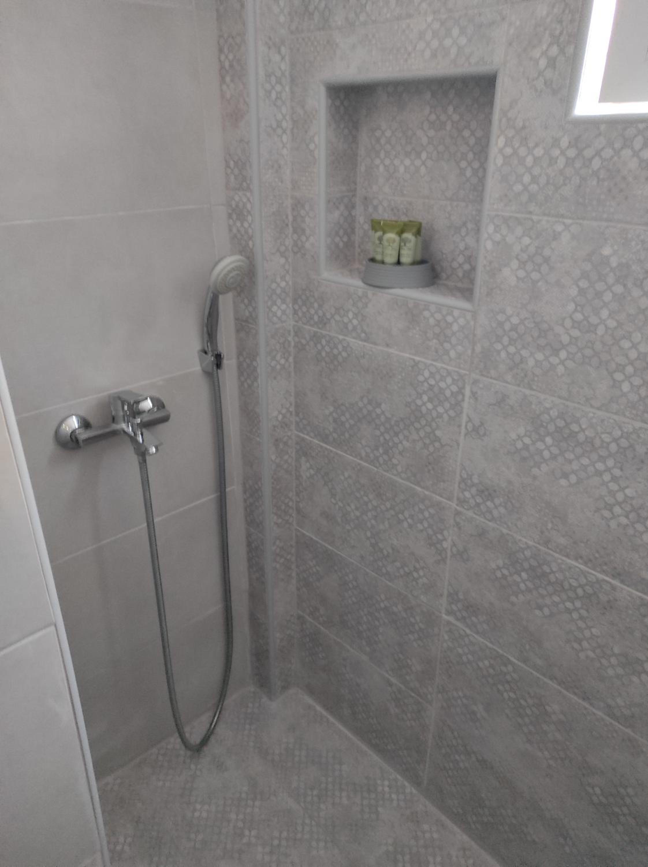 Classic Triple Room - Photo 41