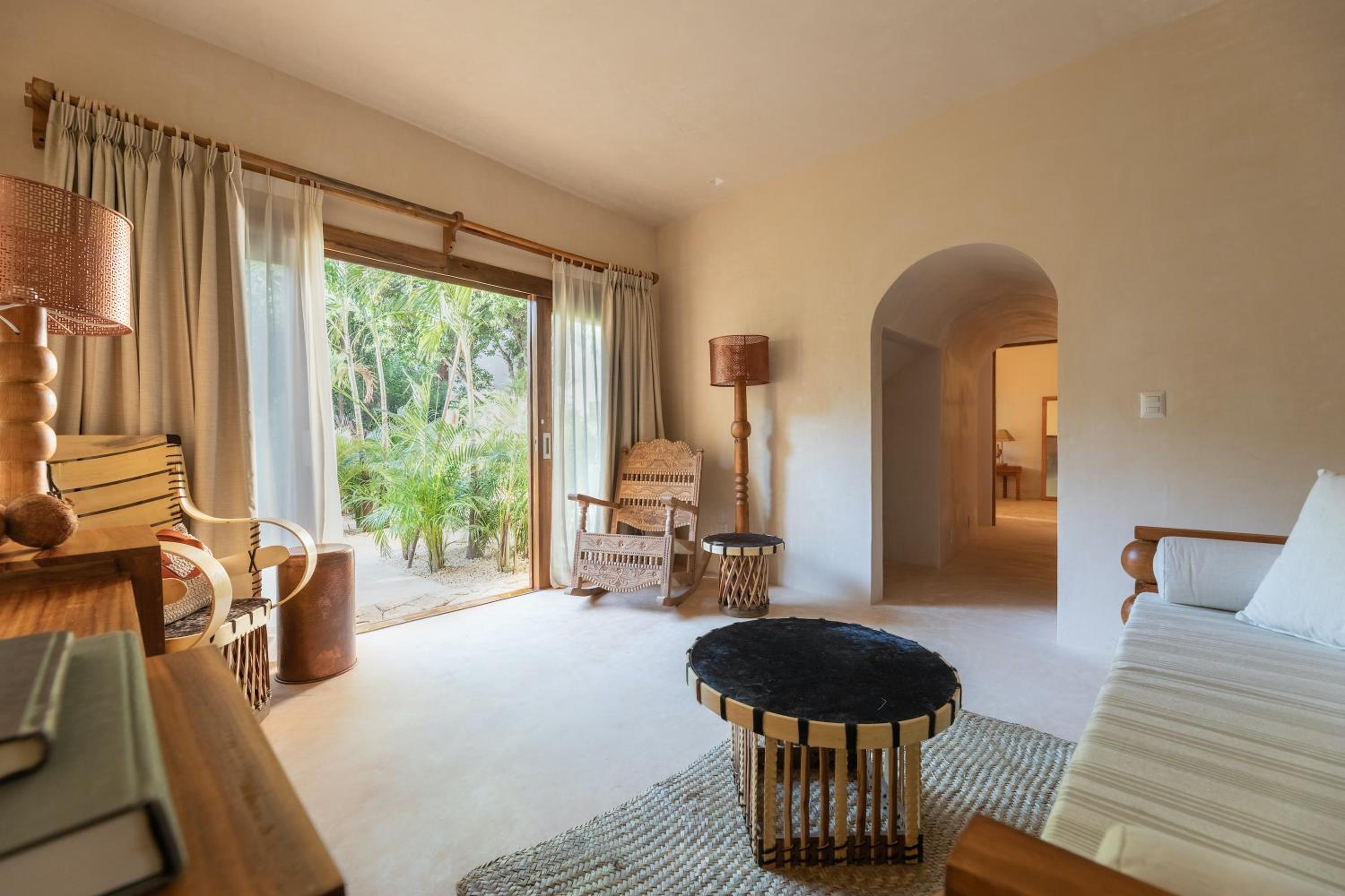  Jungle Suite Lower- Jungle side