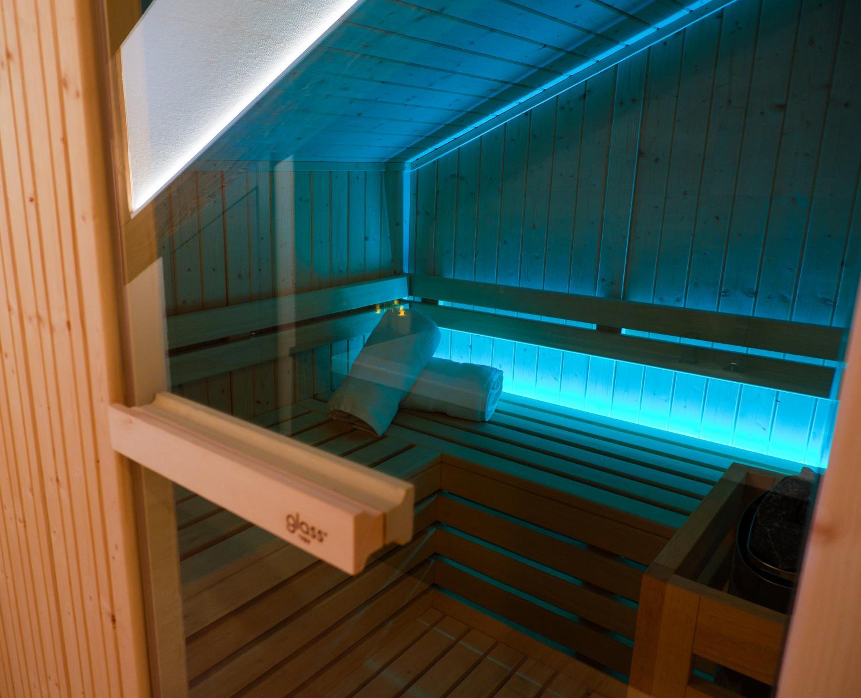 King Room with Spa Bath - Photo 5