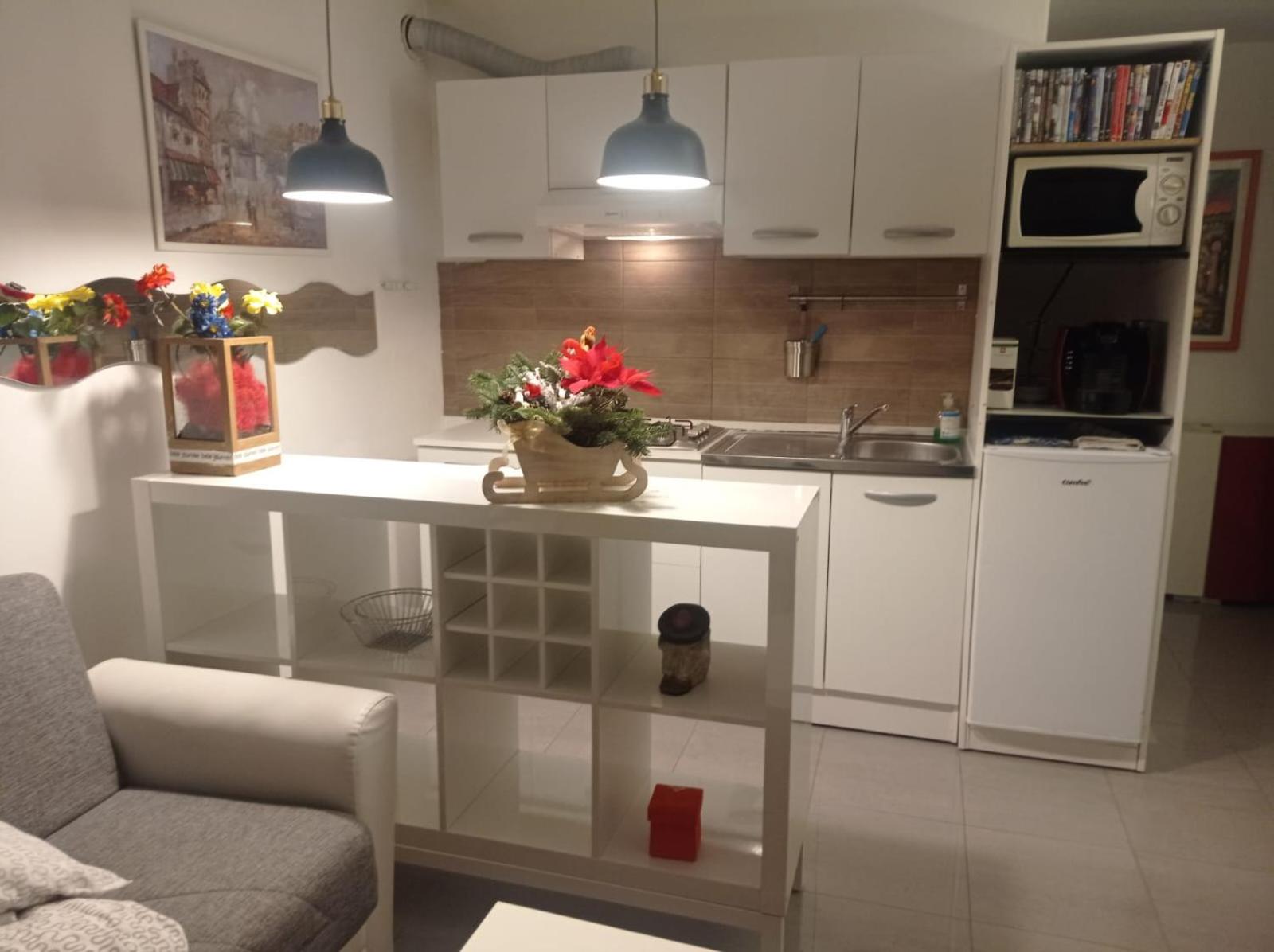 One-Bedroom Apartment photo 2